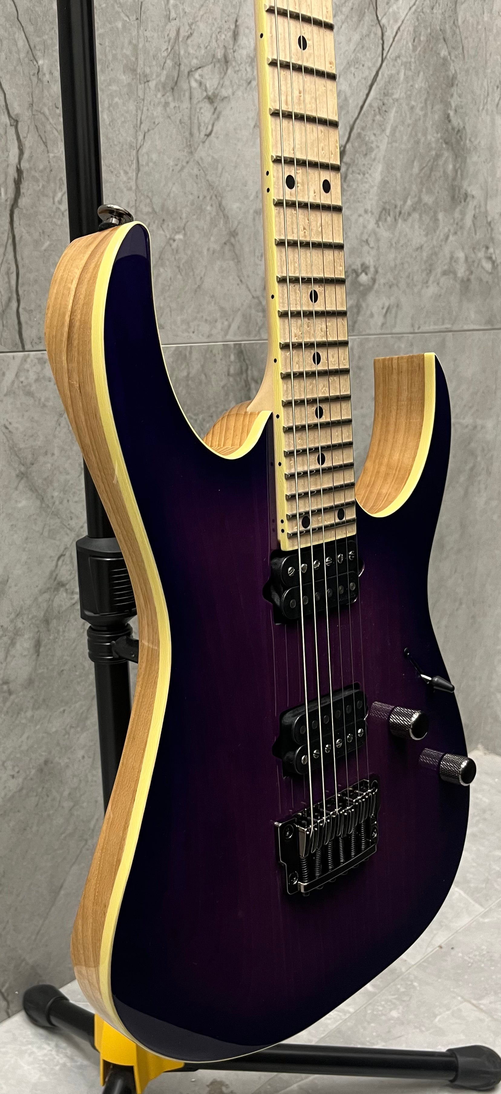 Ibanez RG Prestige Made in Japan 6 string Electric Guitar w/Case - Royal Plum Burst RG652AHMFXRPB SERIAL NUMBER F2409674 - 8.0 LBS