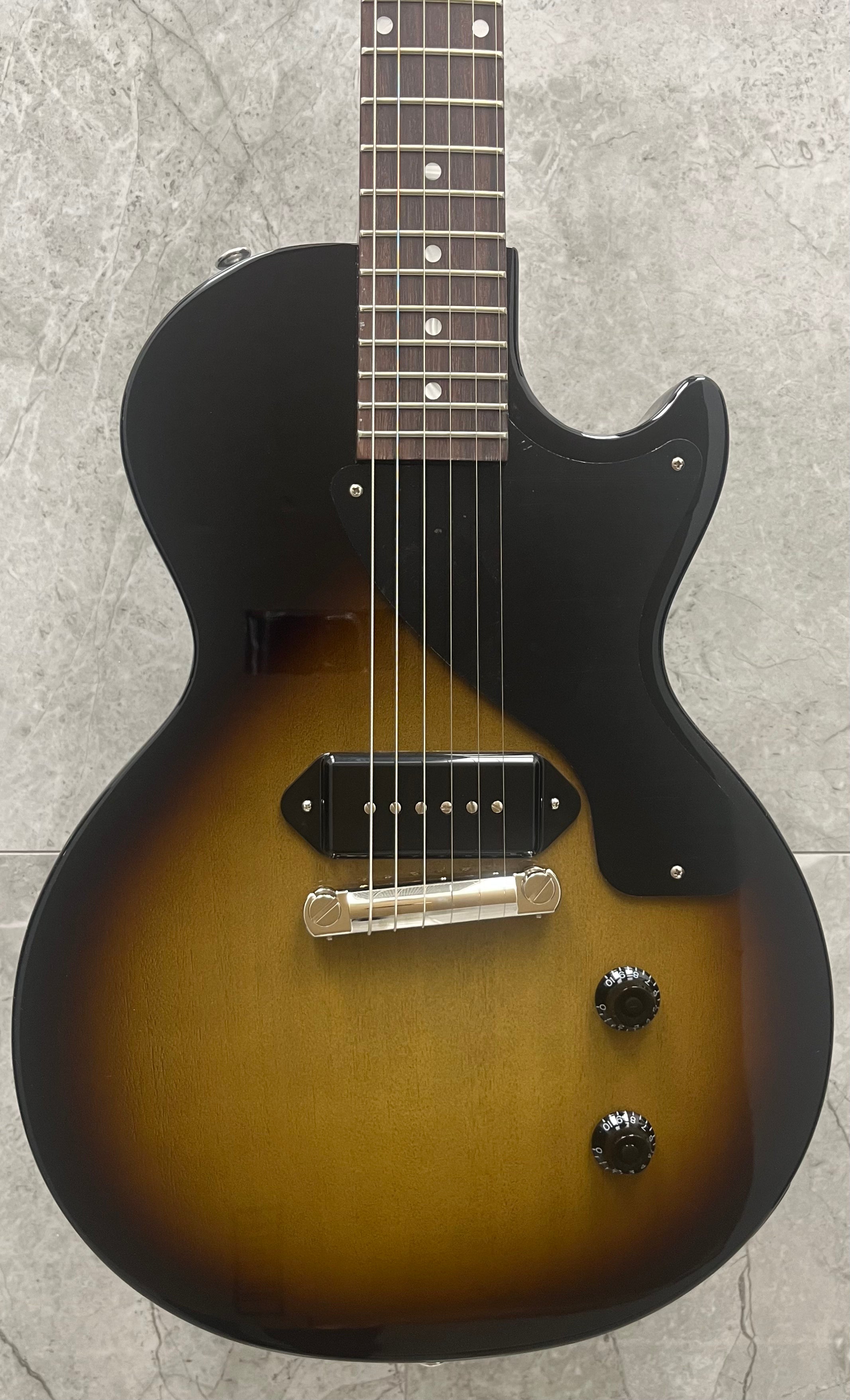 Gibson USA Les Paul Junior LPJR00VTNH Vintage Tobacco Burst SERIAL NUMBER 225440210 - 8.0 LBS