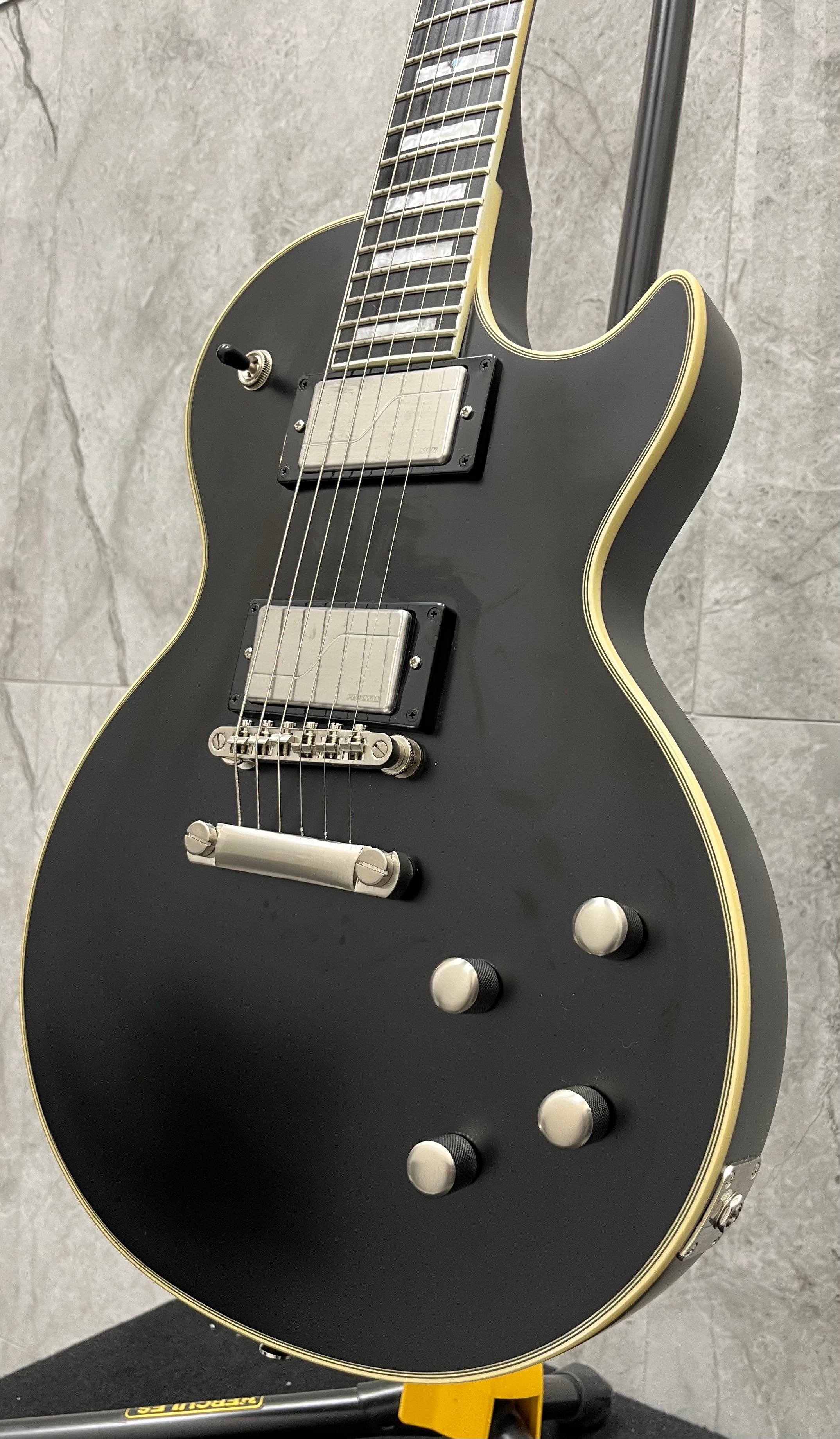 Epiphone Prophecy Collection Les Paul in Black Aged Gloss EILYBAGNH USED SPECIAL - PLAYER GRADE