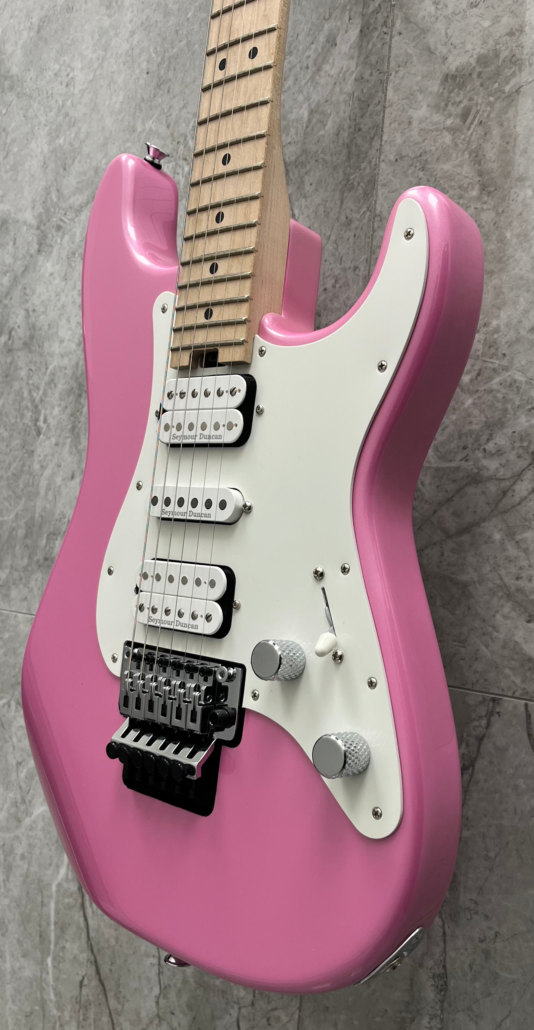 CHARVEL Pro-Mod So-Cal Style 1 HSH FR M Maple Fingerboard Platinum Pink 2966034519 SERIAL NUMBER MC216072 - 8.2 LBS