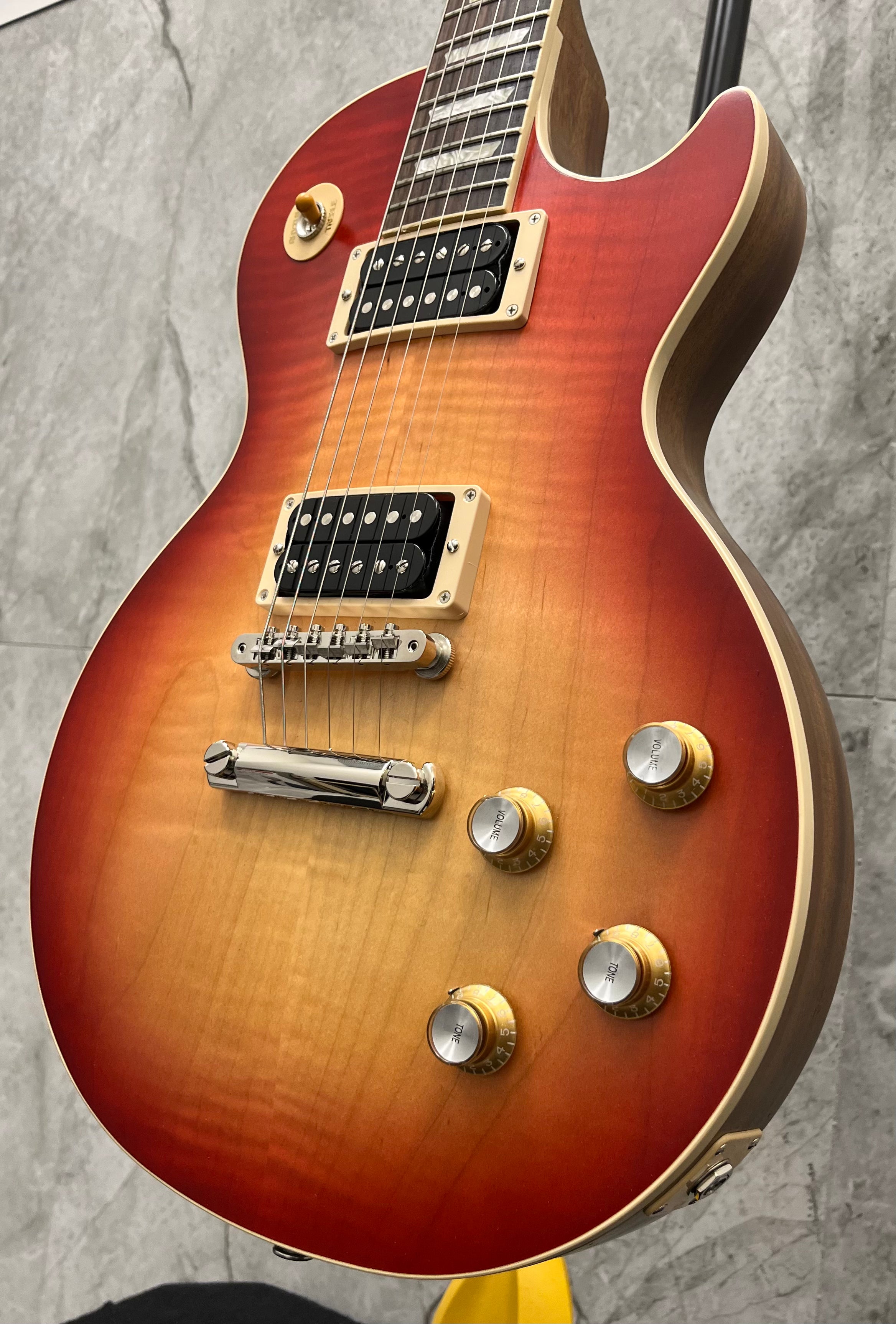 Gibson Les Paul Standard Faded 60s - Vintage Cherryburst LPS6F00HSNH SERIAL NUMBER 221620197 - 8.2 LBS USED SPECIAL