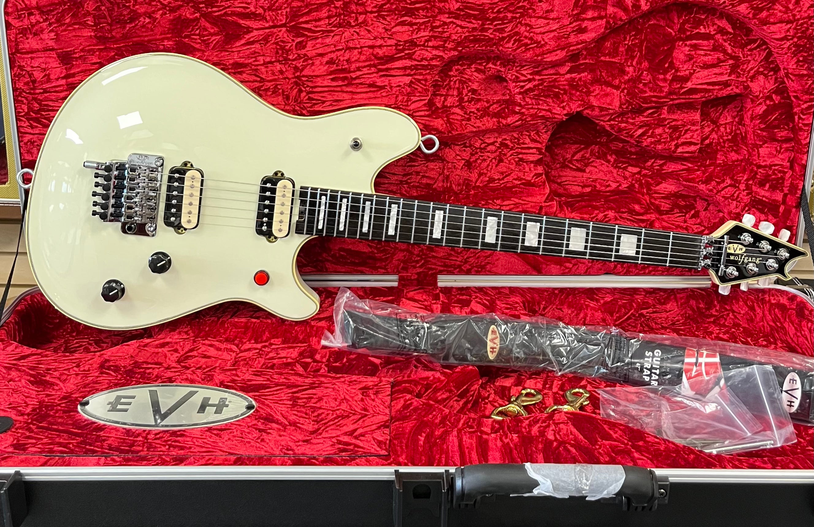 EVH MADE IN JAPAN MIJ Series EVH Signature Wolfgang Ebony Fingerboard, Ivory MODEL 5108000849 SERIAL NUMBER JFE2400134 - 7.8 LBS