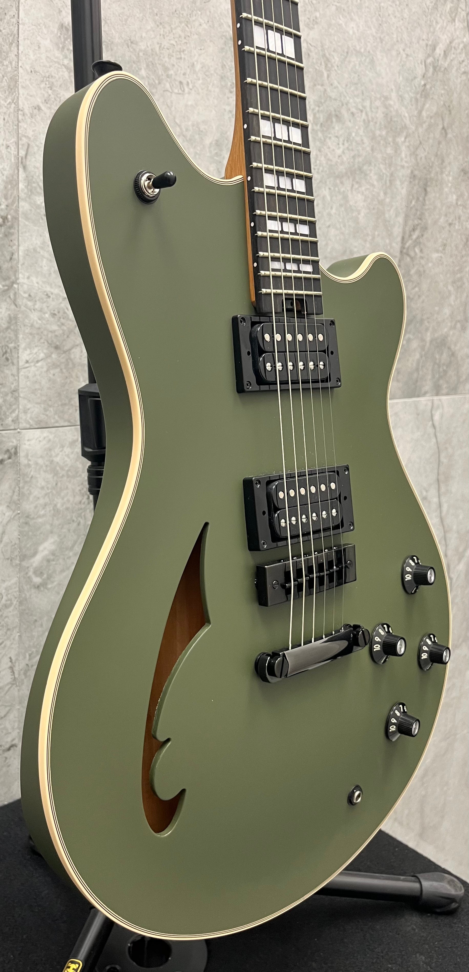 EVH SA-126 Special Matte Army Drab 5107726820 SERIAL NUMBER SA126241296 - 7.4 LBS