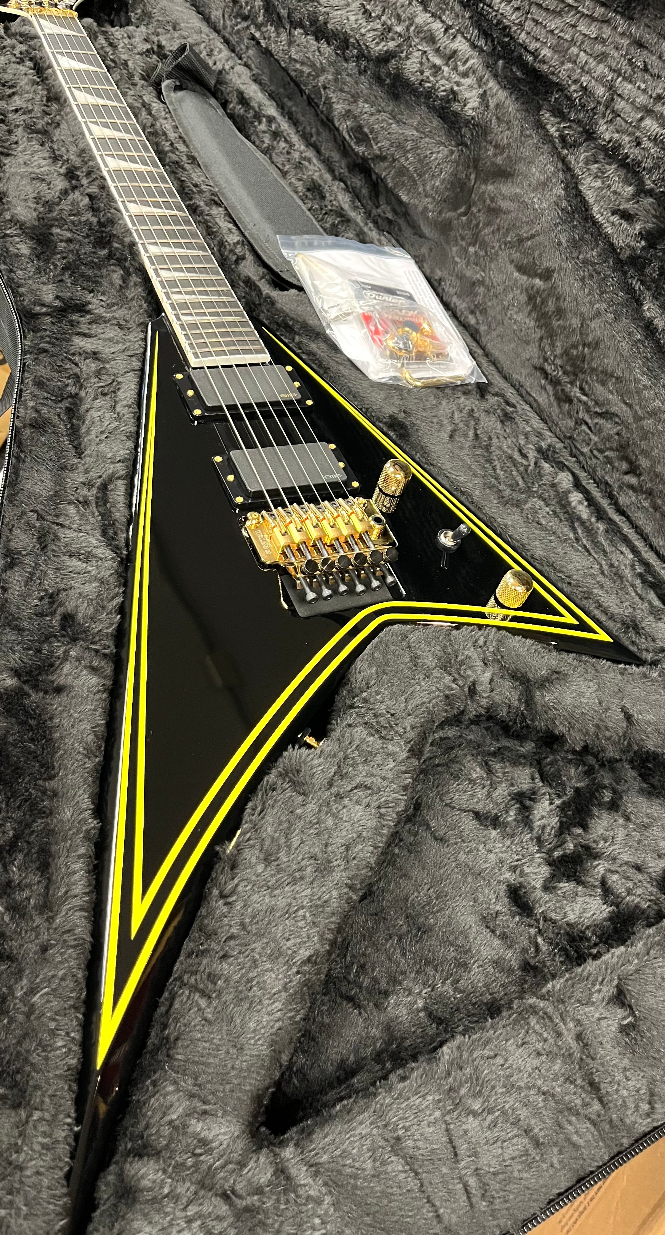 Jackson MADE IN JAPAN MJ Series Rhoads RR24MG, Ebony Fingerboard, Black with Yellow Pinstripes 2904001898 SERIAL NUMBER JFJ2303119 - 7.6 LBS