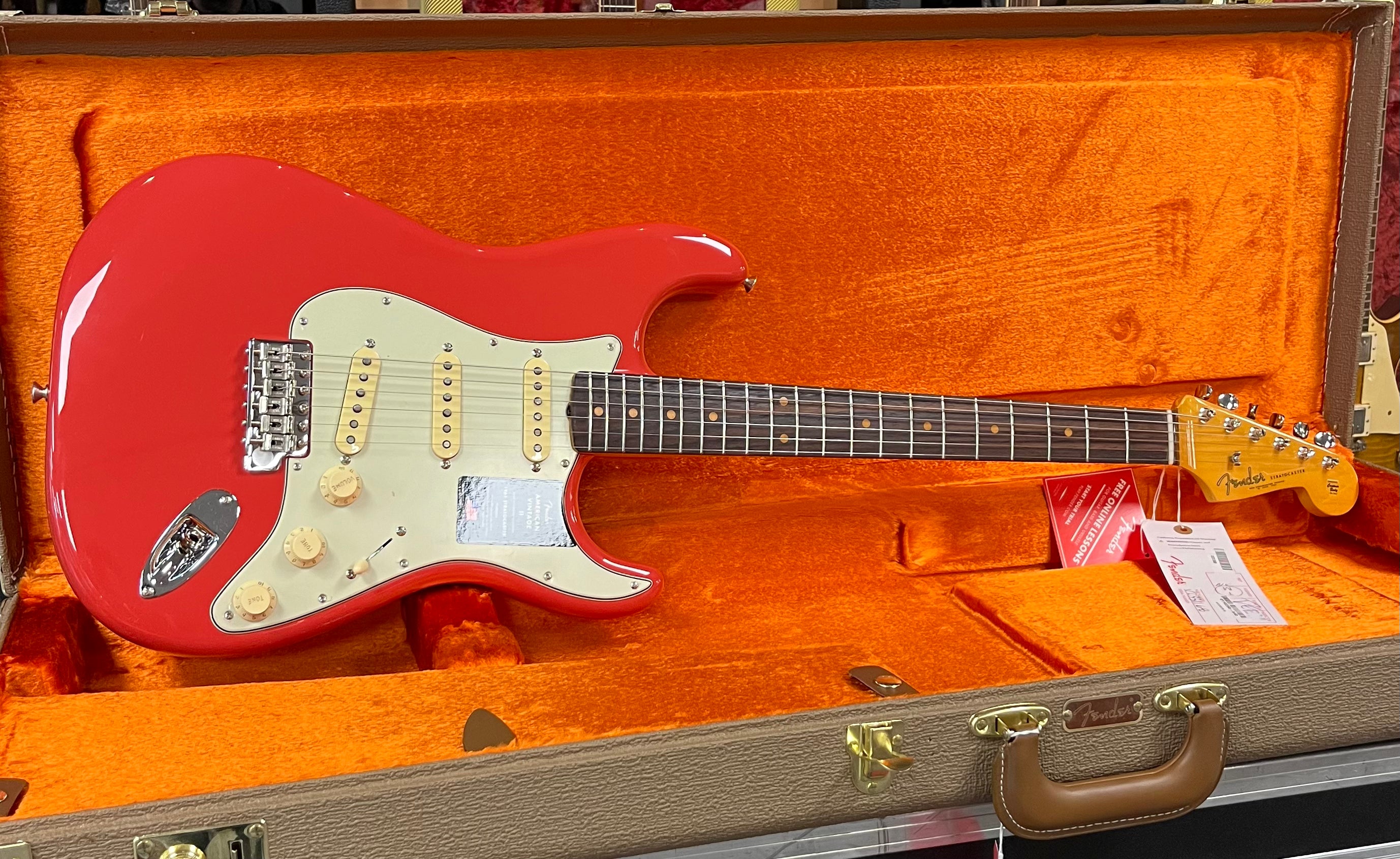 Fender American Vintage II 1961 Stratocaster Rosewood Fingerboard, Fiesta Red 0110250840