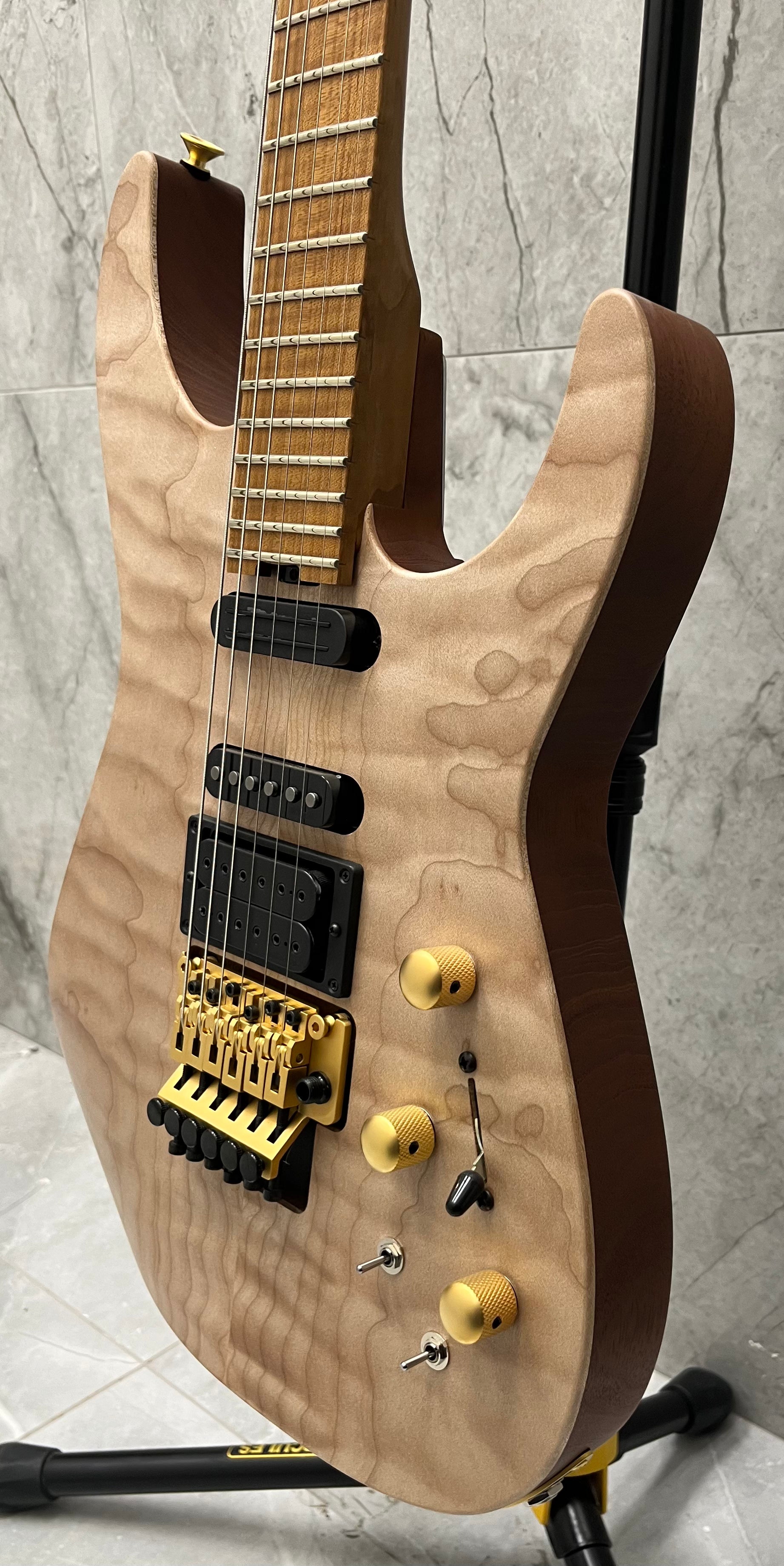 Jackson Custom Shop USA Signature Phil Collen PC1 Satin Stain Caramelized Flame Maple Fingerboard Satin Au Natural 2803152875 SERIAL NUMBER 12335 - 8.2 LBS