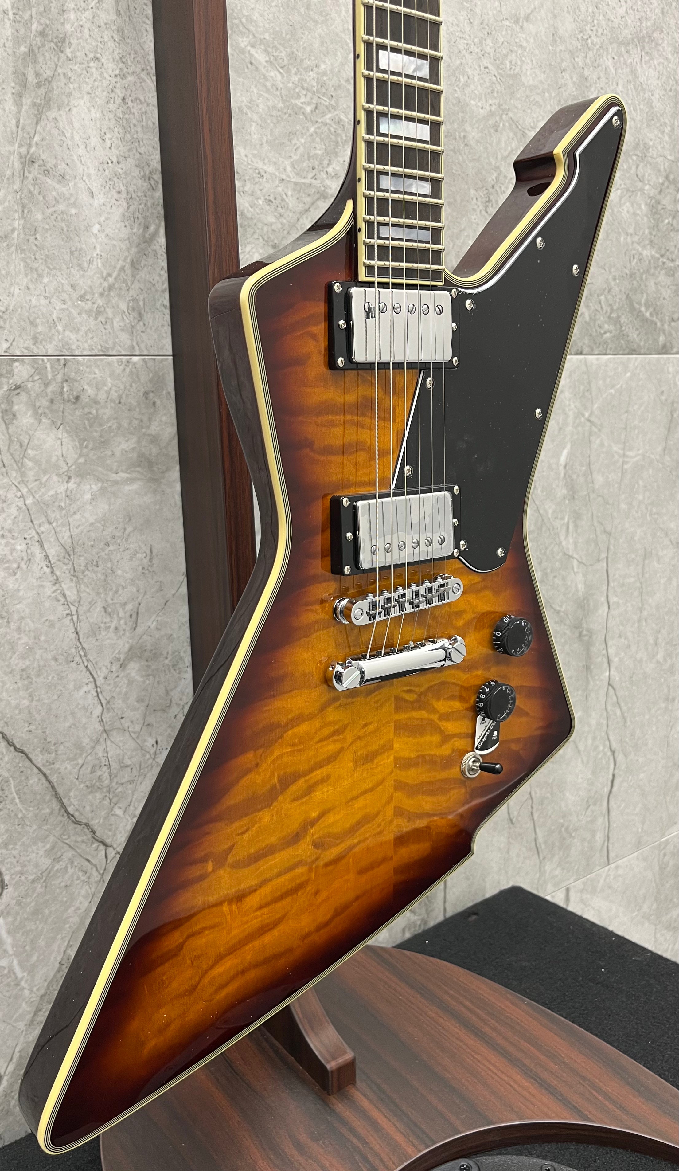 Schecter E-1-CUSTOM-VSB Tobacco Sunburst E1 CUSTOM 3105-SHC SERIAL NUMBER W24051512 - 8.2 LBS