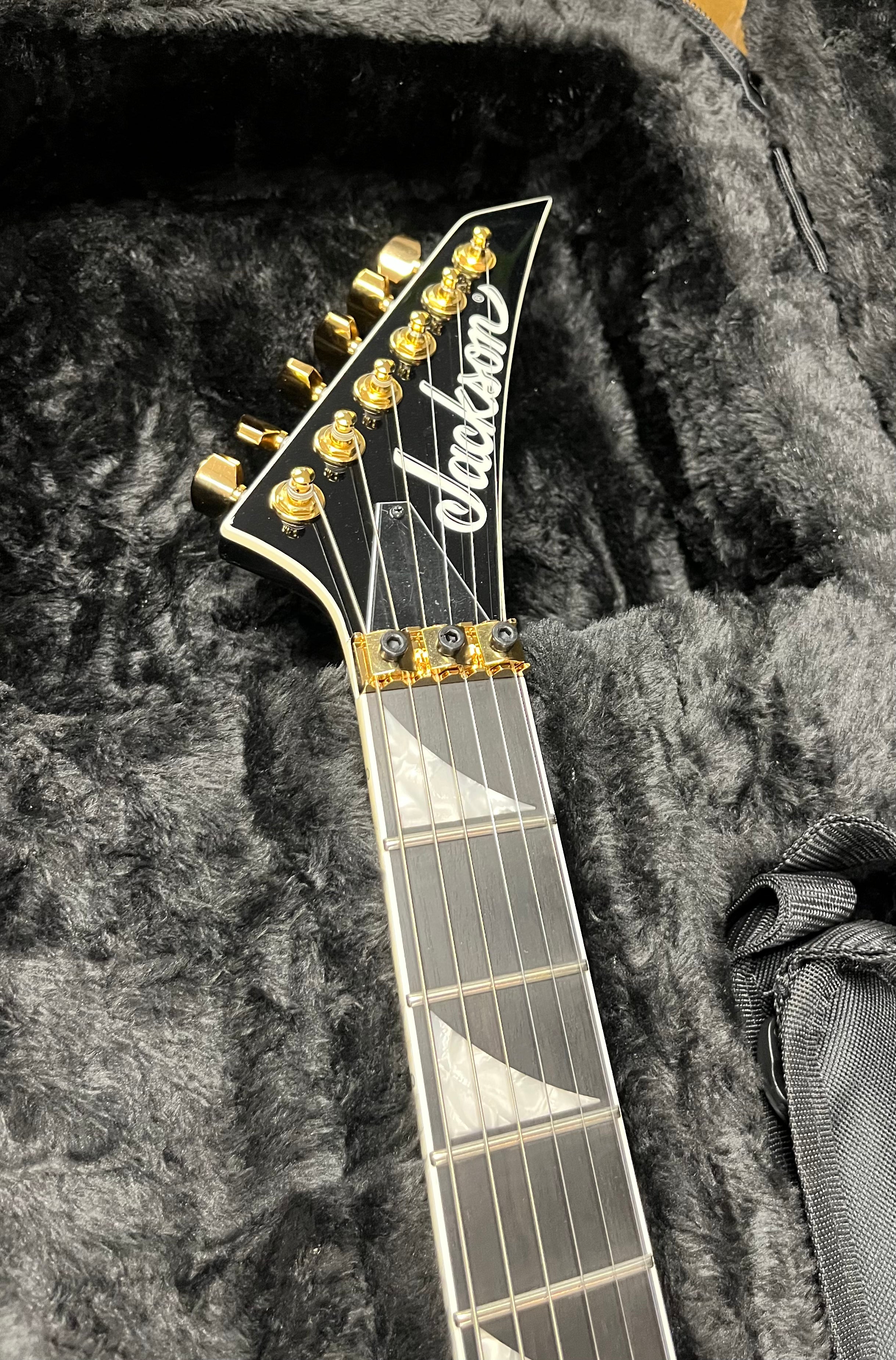 Jackson MADE IN JAPAN MJ Series Rhoads RR24MG, Ebony Fingerboard, Black with Yellow Pinstripes 2904001898 SERIAL NUMBER JFJ2303119 - 7.6 LBS