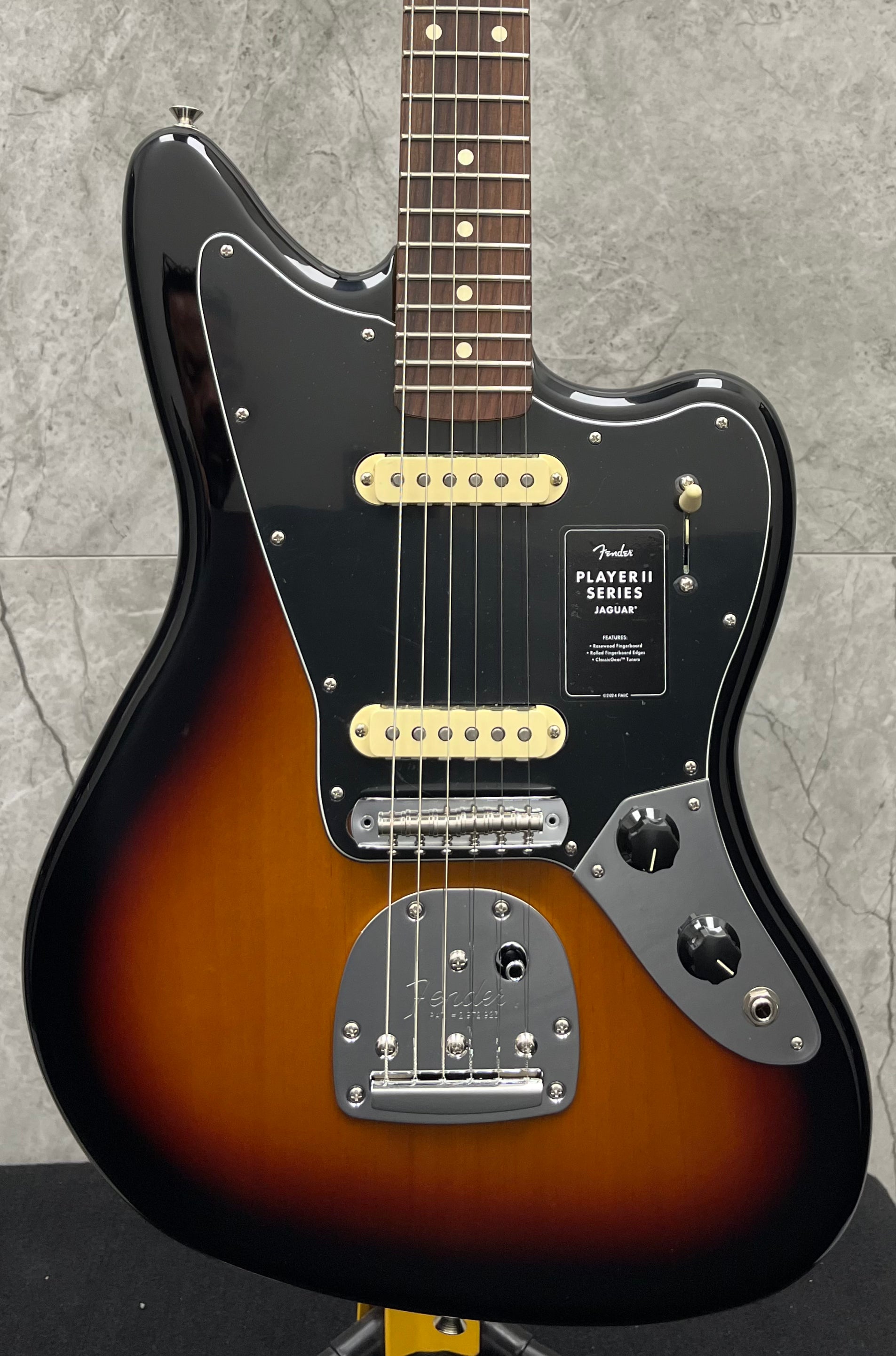 Fender Player II Jaguar Rosewood Fingerboard, 3 Color Sunburst 0140580500 SERIAL NUMBER MX24039247 - 8.2 LBS