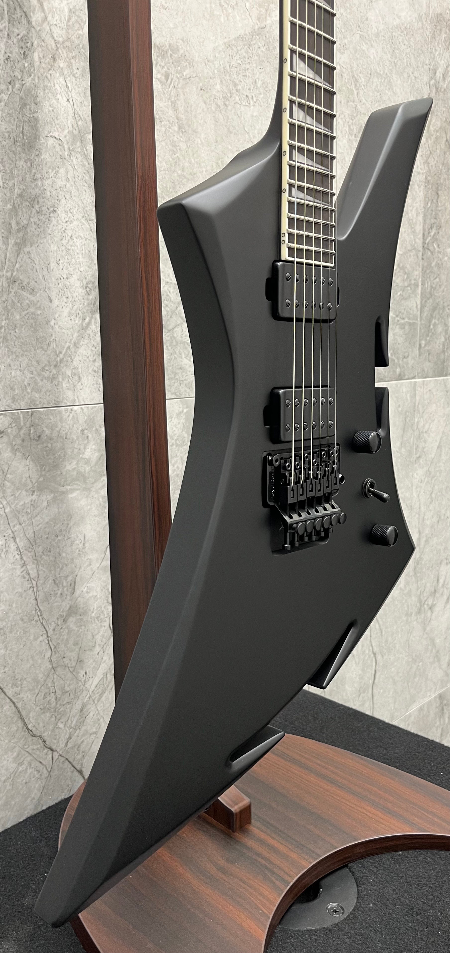 JACKSON Concept Series Limited Edition King Kelly KE, Ebony Fingerboard, Satin Black 2919994503 SERIAL NUMBER KWJ2401299 - 9.4 LBS