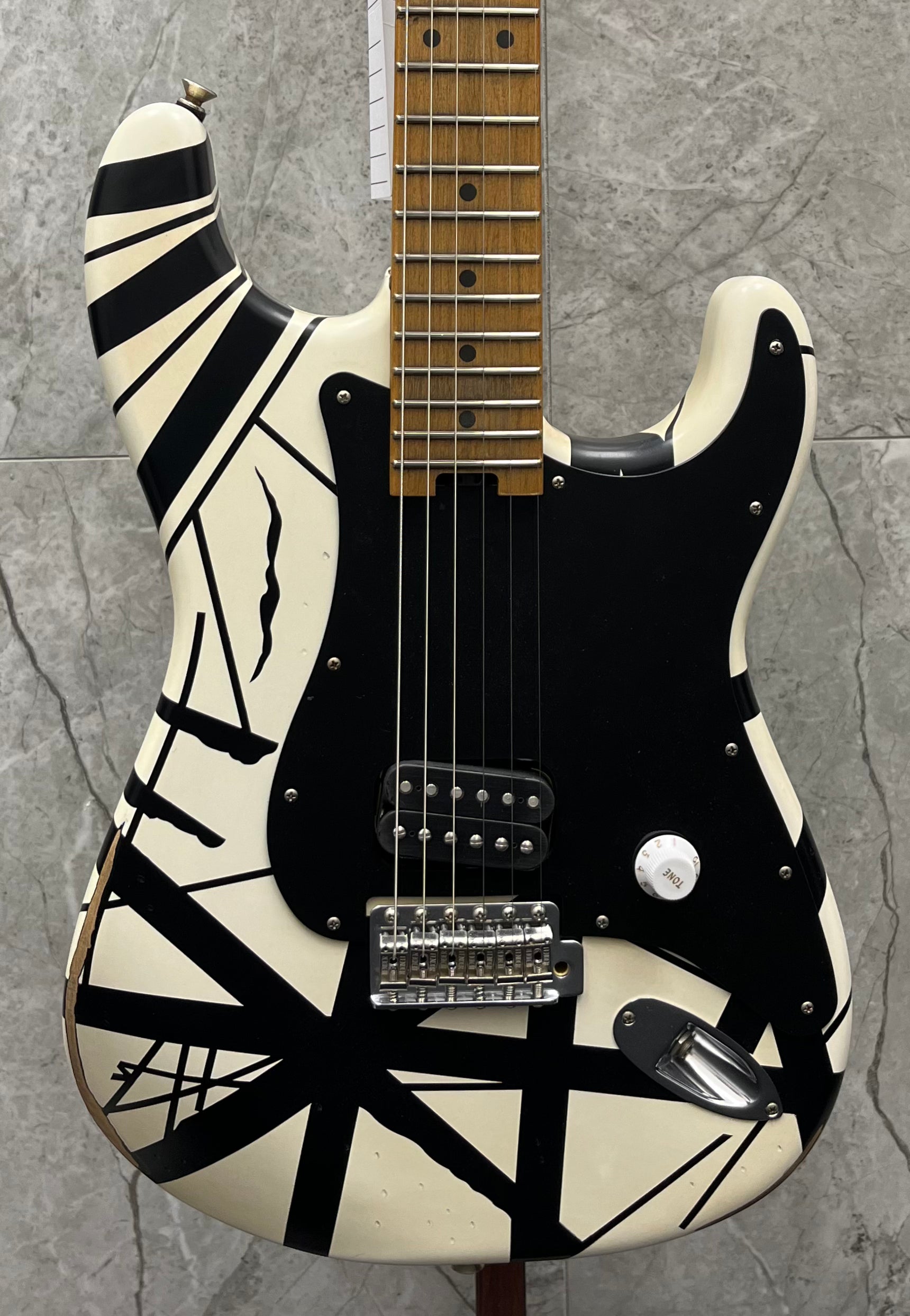 EVH Striped Series 78 Eruption Maple Fingerboard White with Black Stripes Relic 5107900576 SERIAL NUMBER EVH2116892 - 7.2 LBS