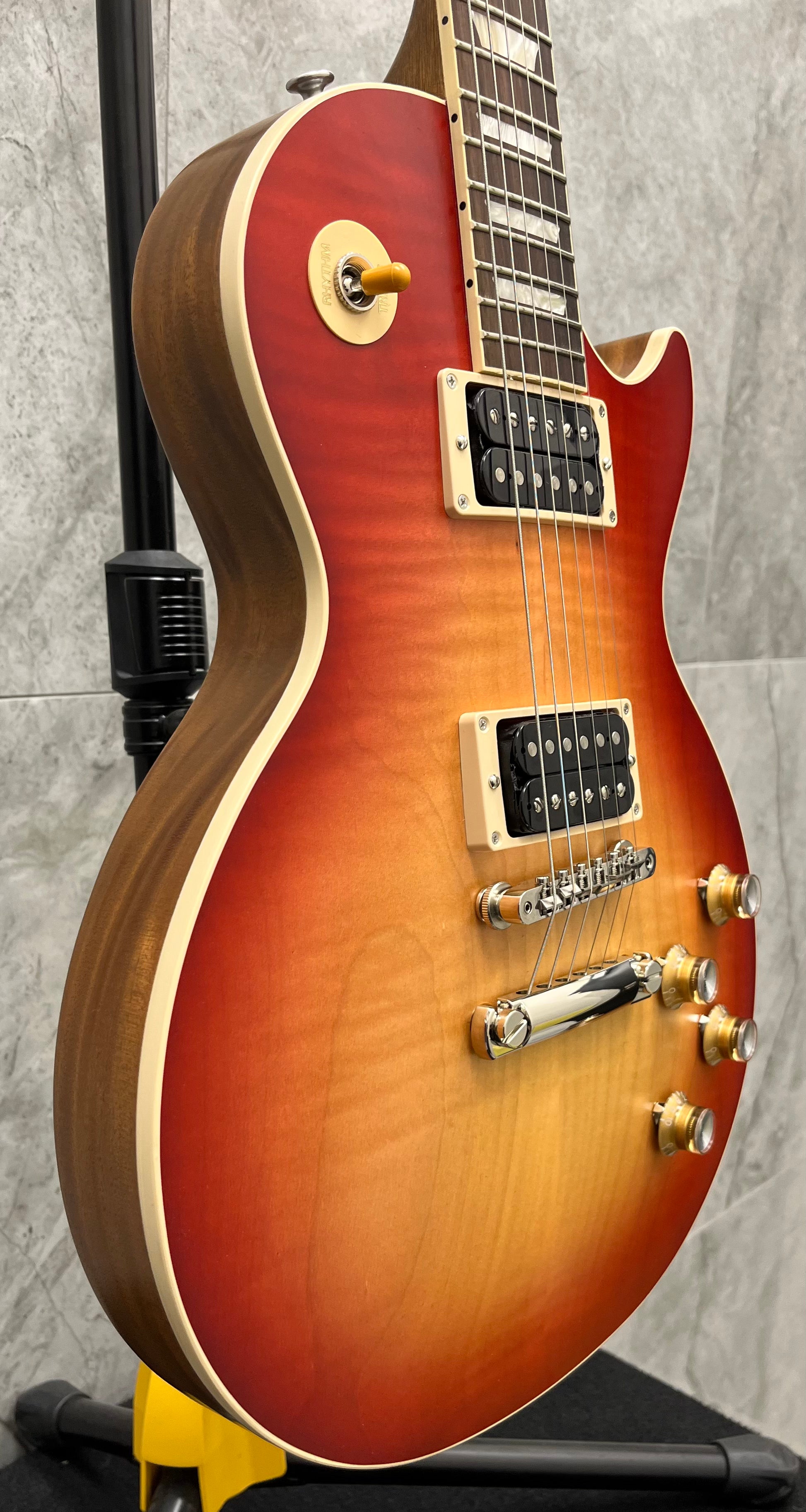 Gibson Les Paul Standard Faded 60s - Vintage Cherryburst LPS6F00HSNH SERIAL NUMBER 221620197 - 8.2 LBS USED SPECIAL