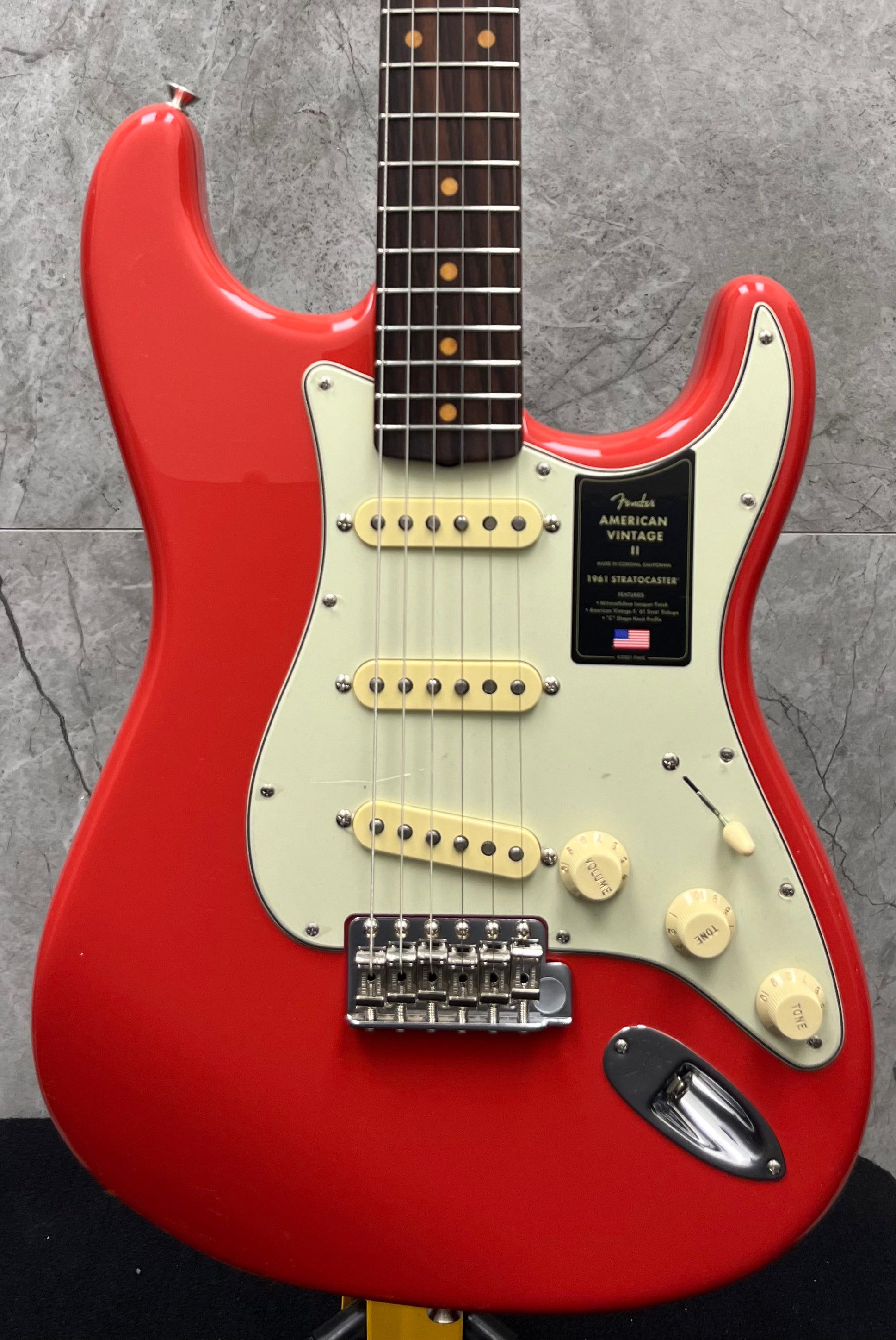 Fender American Vintage II 1961 Stratocaster Rosewood Fingerboard, Fiesta Red 0110250840