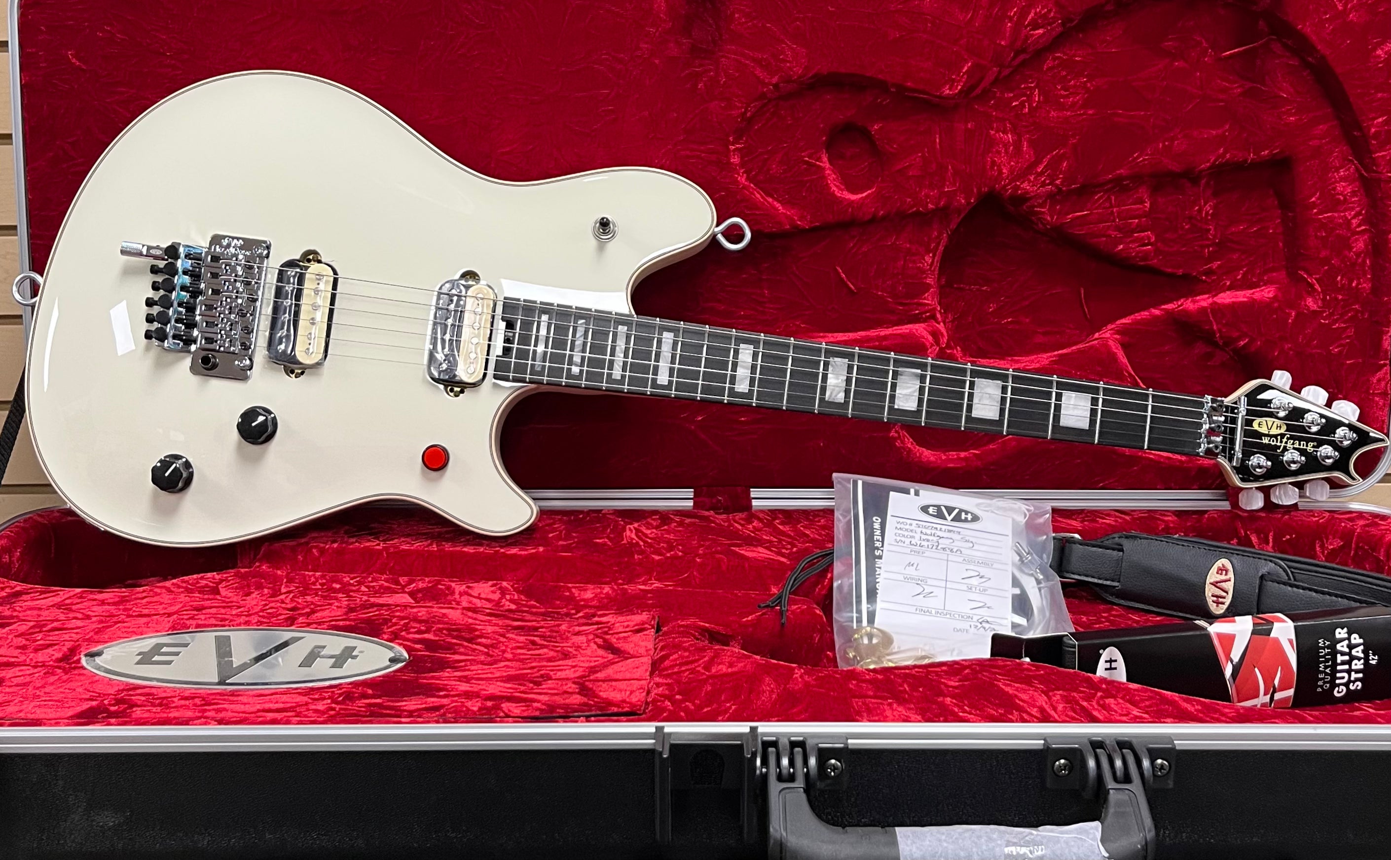 EVH Wolfgang MADE IN THE USA Edward Van Halen Signature Ebony Fingerboard Ivory 5107921849 SERIAL NUMBER WG17288A - 7.4 LBS