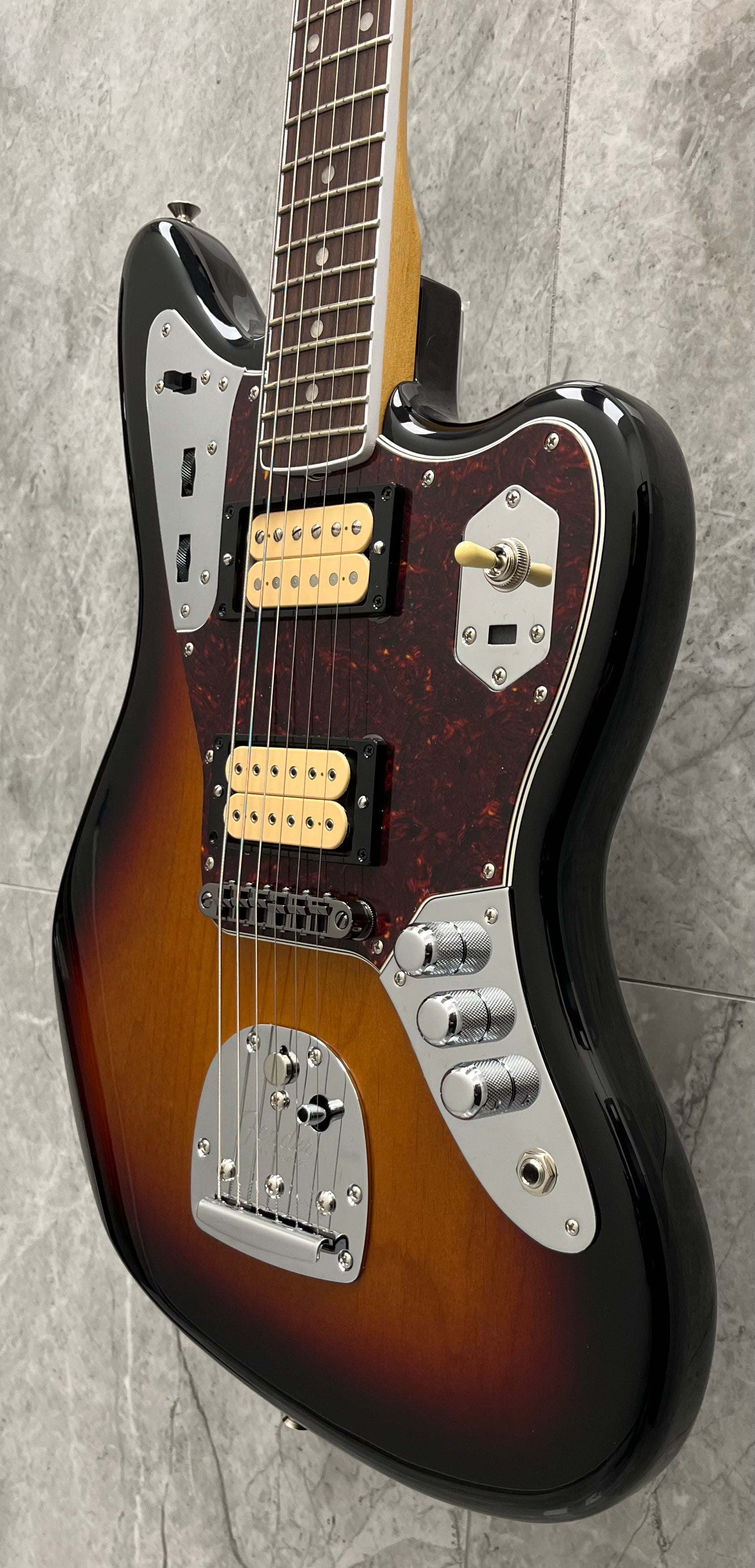 Fender Limited Edition Kurt Cobain Jaguar, Rosewood Fingerboard, 3 Color Sunburst 0143001700 SERIAL NUMBER MX24097575 - 9.0 LBS