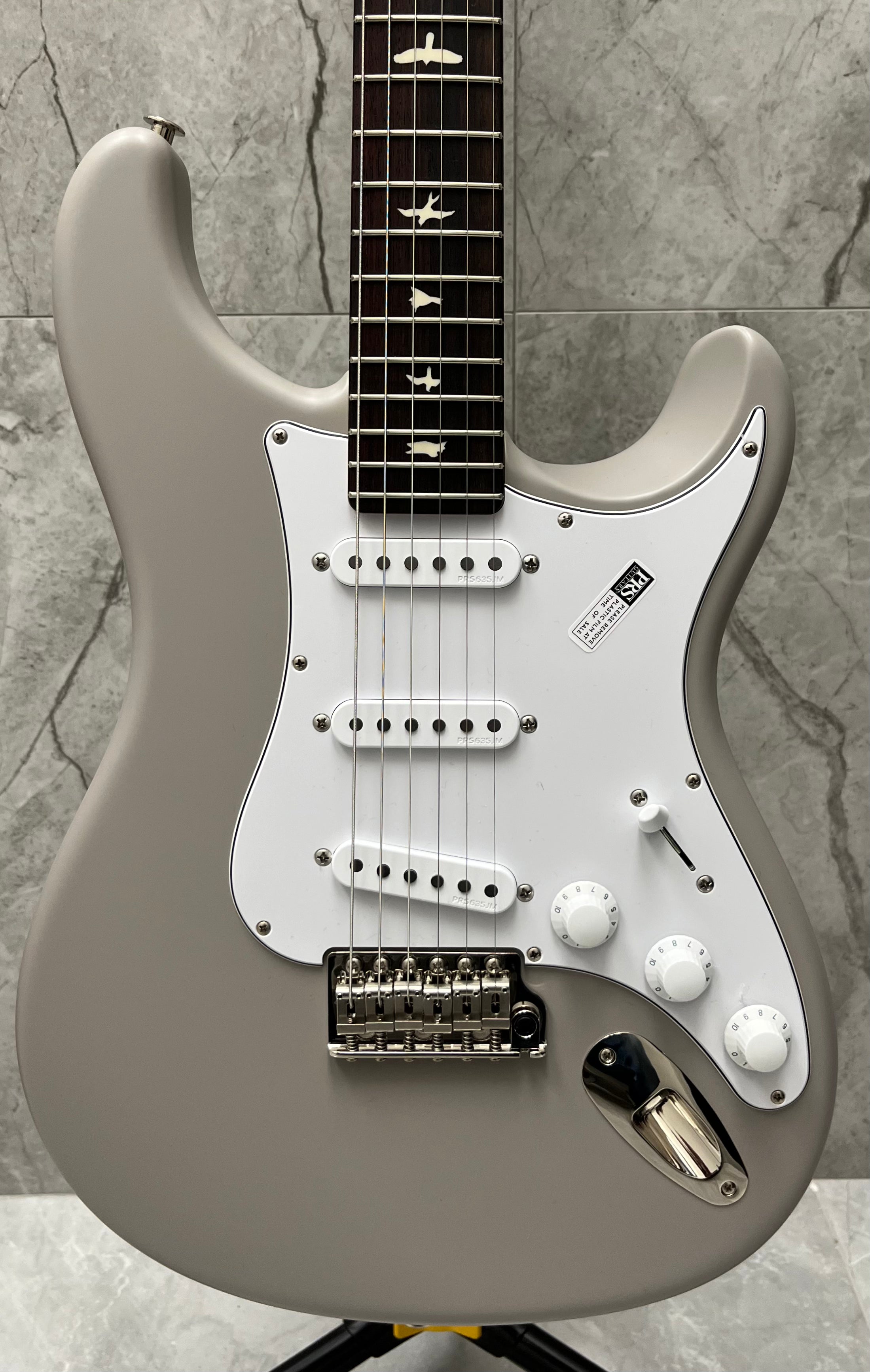 PRS Guitars USA Silver Sky John Mayer Signature Satin 25 - Moc Sand - Satin 113036::25: SERIAL NUMBER 24 0389147 - 7.0 LBS