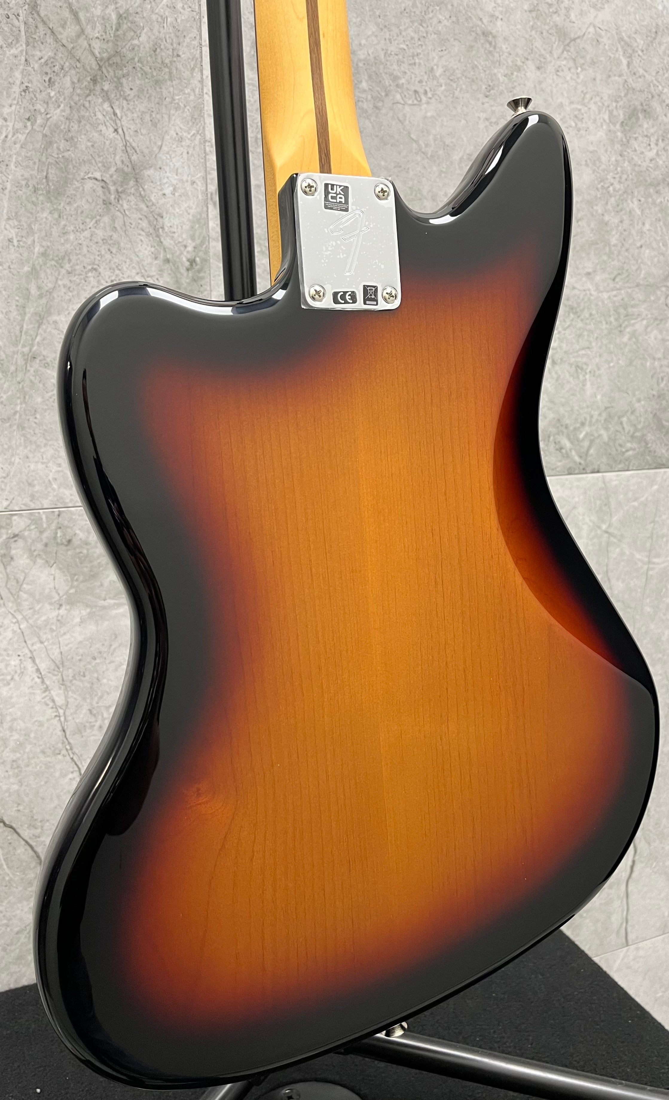 Fender Player II Jaguar Rosewood Fingerboard, 3 Color Sunburst 0140580500 SERIAL NUMBER MX24039247 - 8.2 LBS