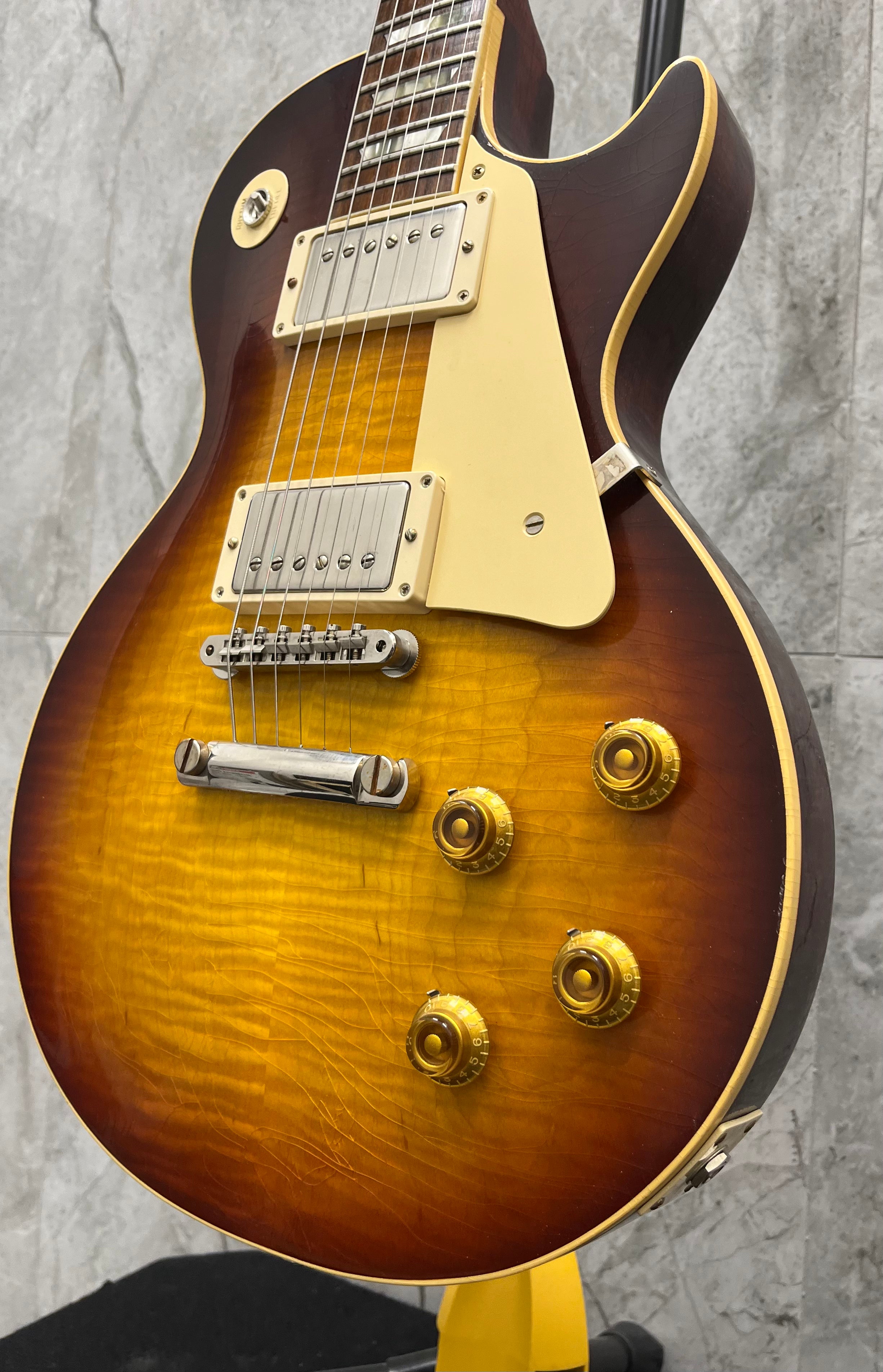 Gibson Custom Shop Murphy Lab 1959 Les Paul Standard Ultra Lite Aged Southern Fade Burst LPR59ULSFNH