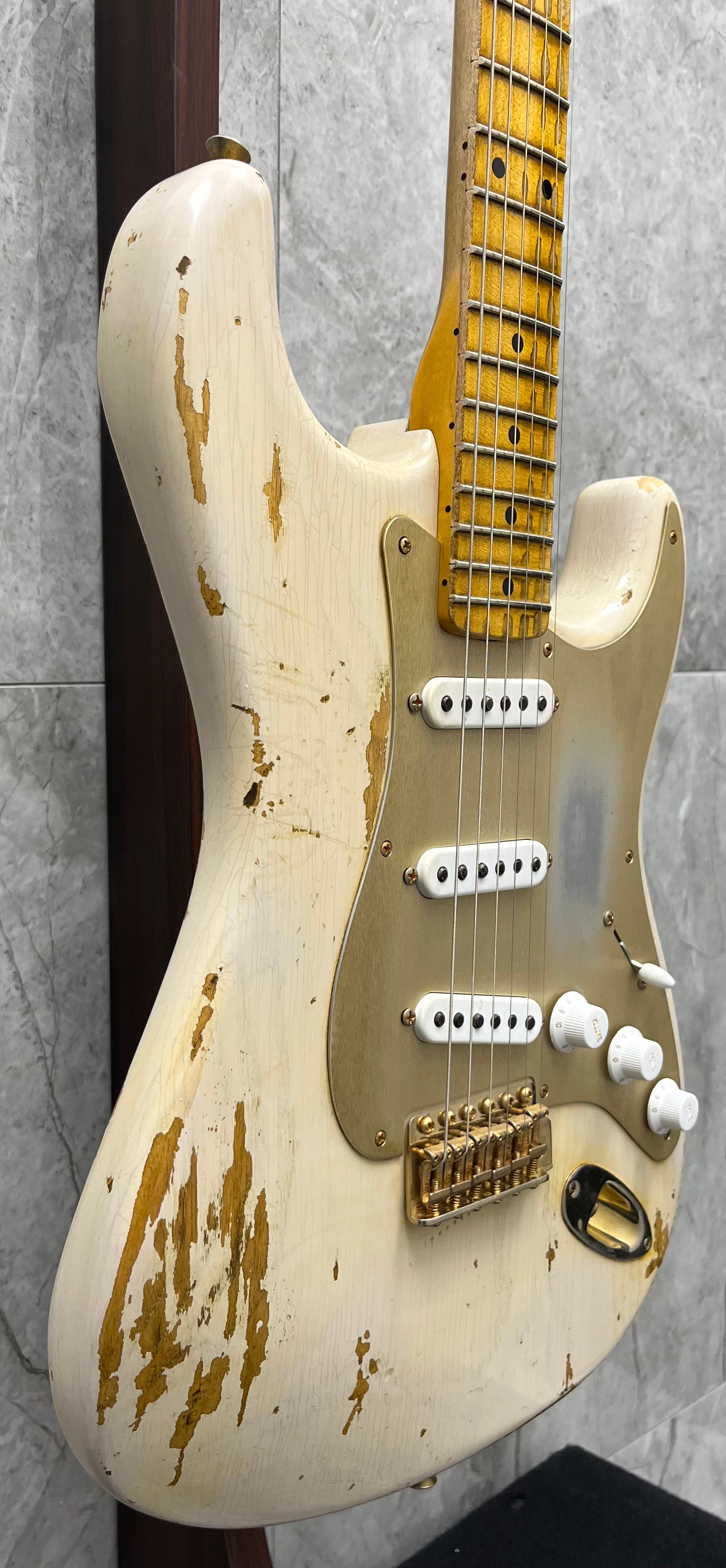 Fender Custom Shop Limited Edition Golden 50s 1954 Stratocaster Dirty White Blonde 9235400801 SERIAL NUMBER 2156 - 7.4 LBS