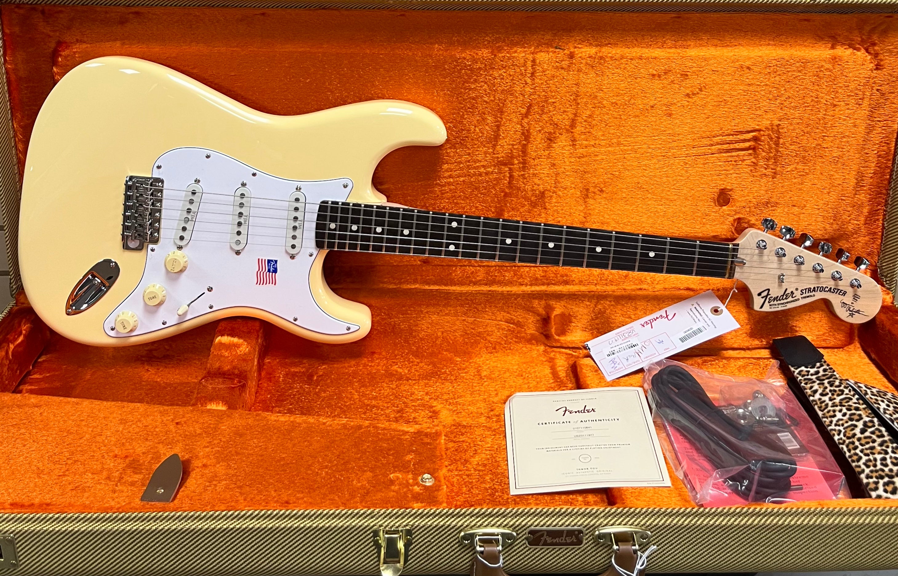 Fender USA Yngwie Malmsteen Stratocaster Scalloped Rosewood Fingerboard Vintage White 0107110841 SERIAL NUMBER US23111977 - 8.0 LBS