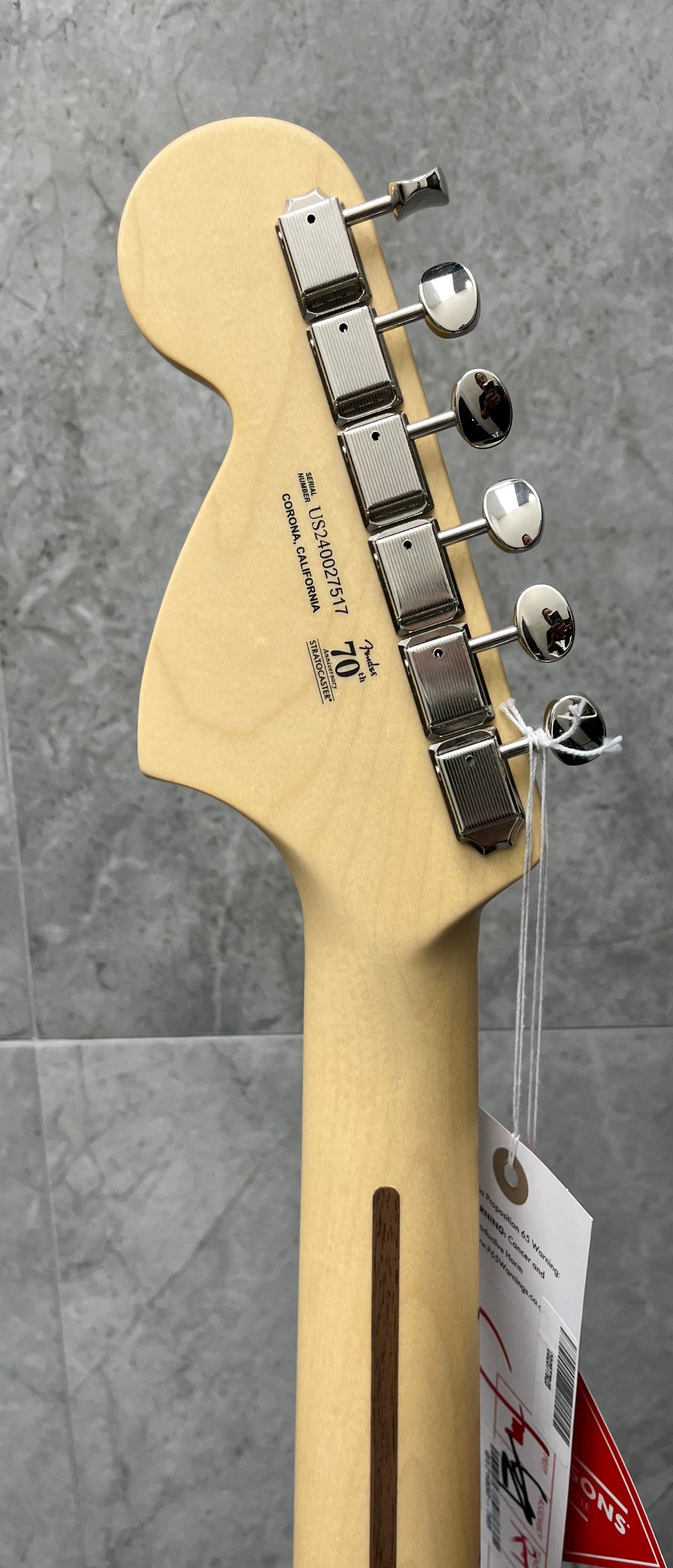 Fender American Performer Limited Edition Pine Stratocaster Maple Fingerboard, 2 Colour Sunburst 0171032703