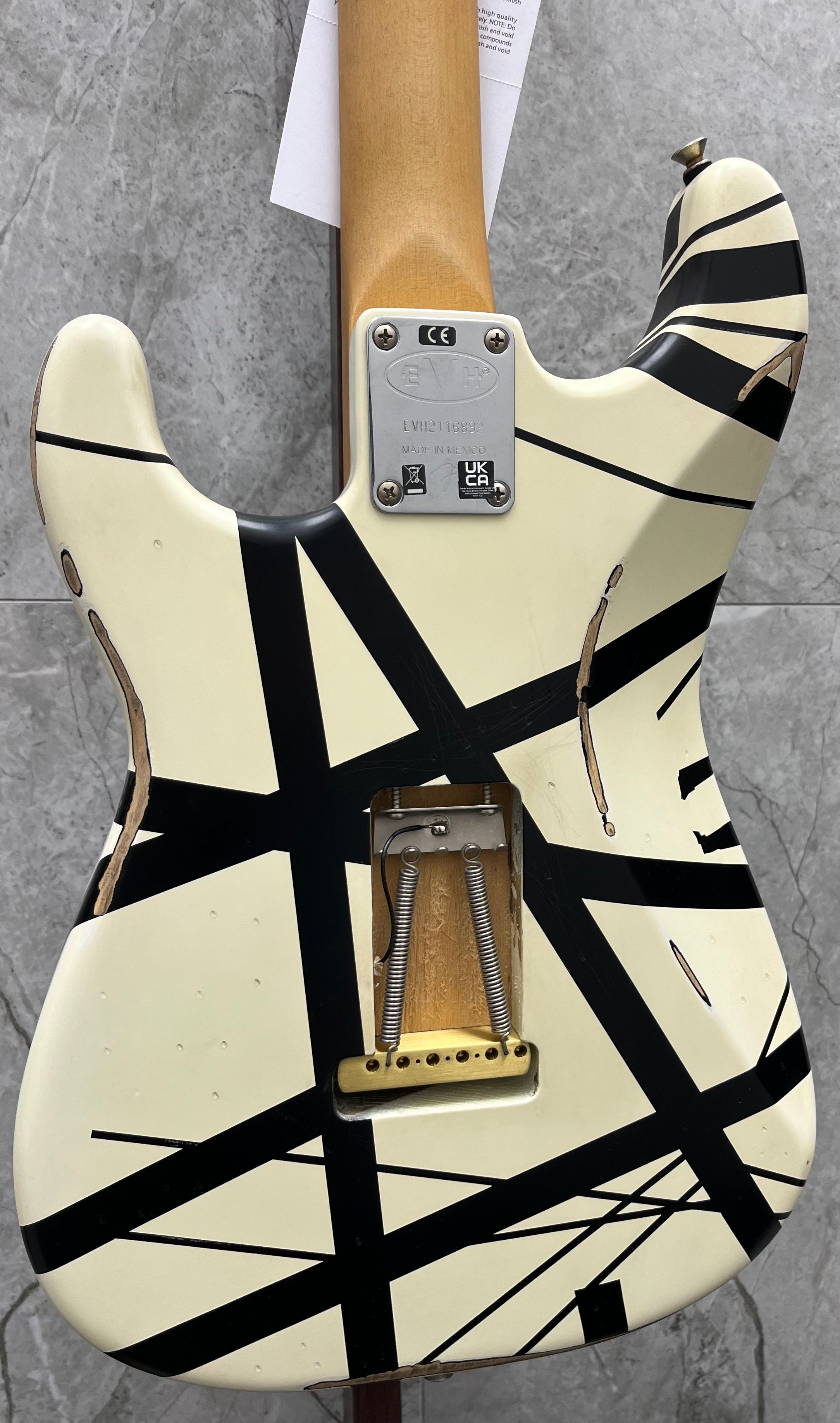 EVH Striped Series 78 Eruption Maple Fingerboard White with Black Stripes Relic 5107900576 SERIAL NUMBER EVH2116892 - 7.2 LBS