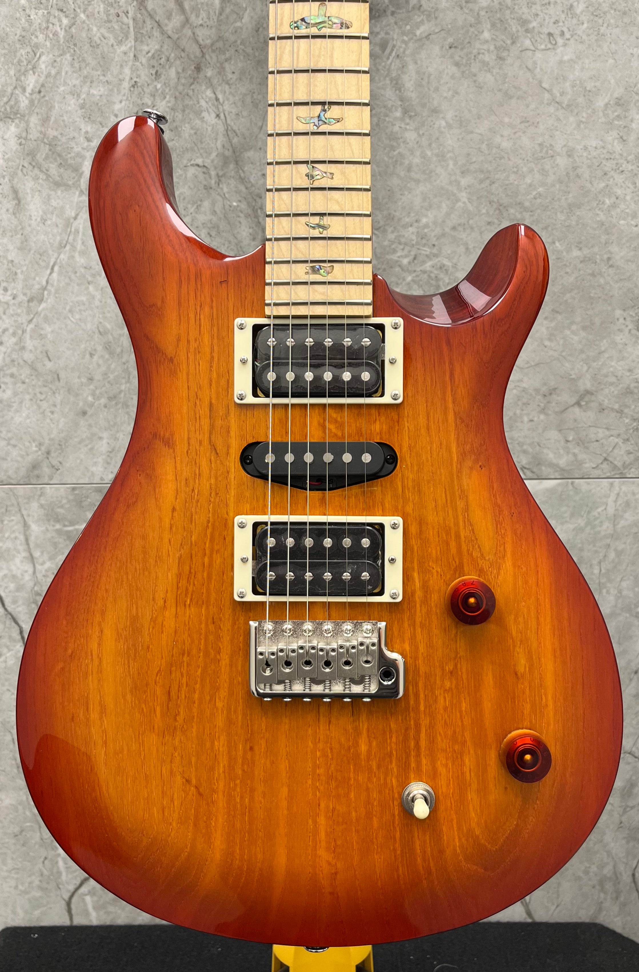 PRS Guitars SE Swamp Ash Special Electric Guitar with Gigbag - Vintage Sunburst 112886::VS: SERIAL NUMBER CTIG03147 - 7.0 LBS