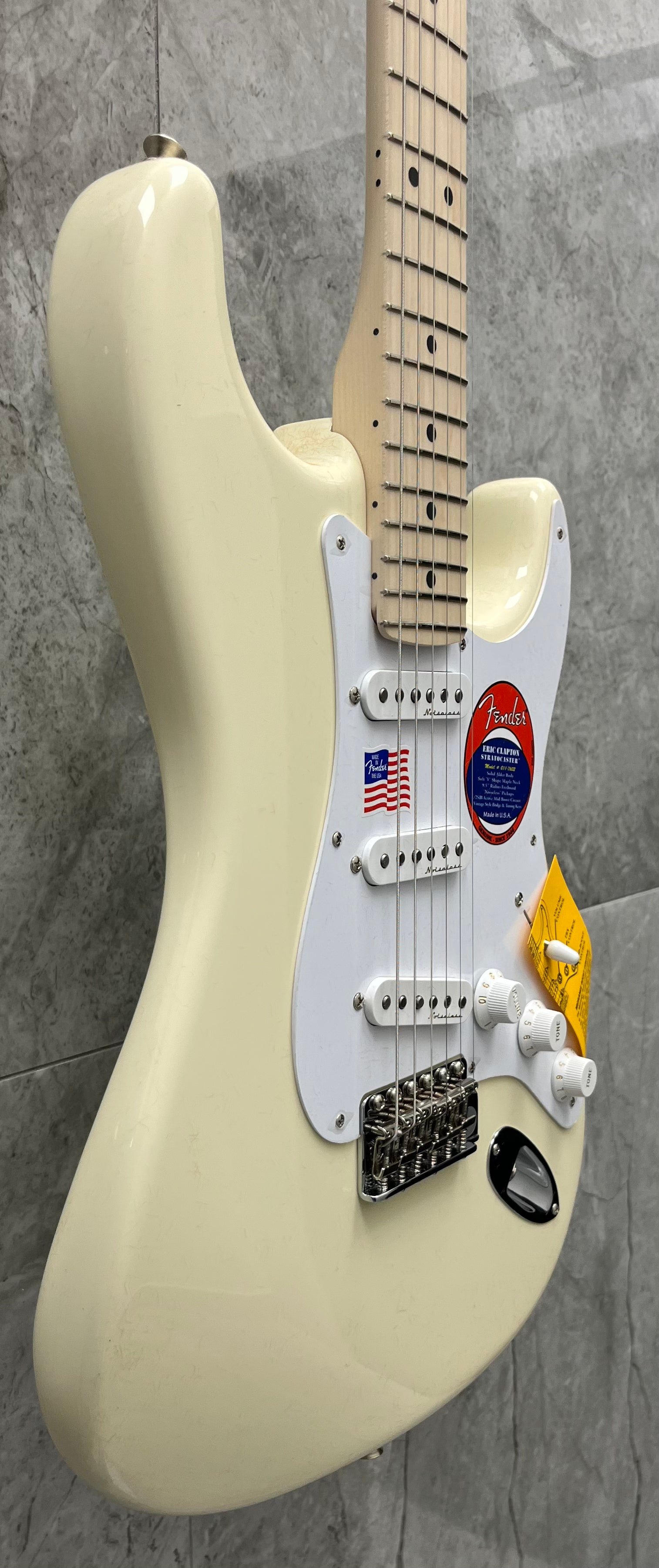 Fender USA Eric Clapton Stratocaster, Maple Fingerboard, Olympic White 0117602805 SERIAL NUMBER US23083678 - 7.4 LBS