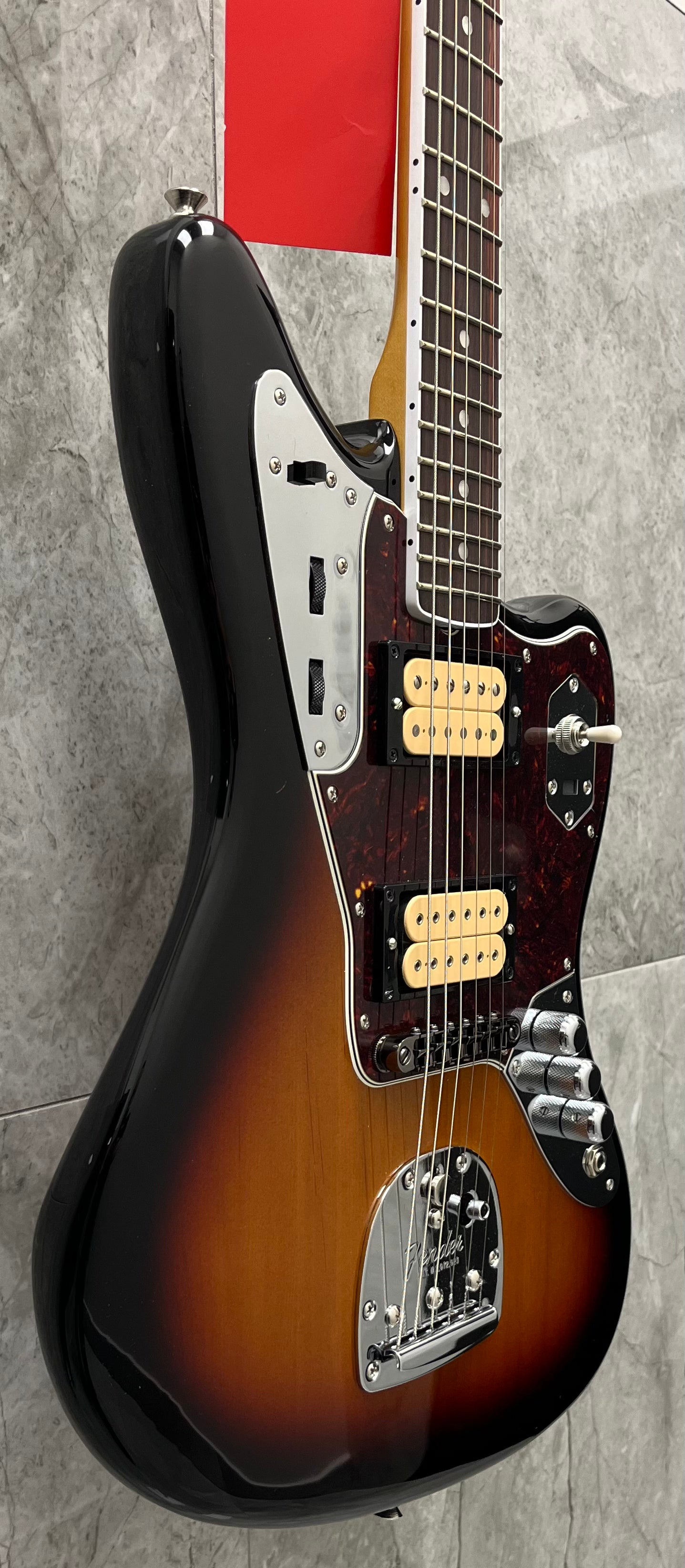 Fender Limited Edition Kurt Cobain Jaguar, Rosewood Fingerboard, 3 Color Sunburst 0143001700 SERIAL NUMBER MX24097405 - 8.8 LBS