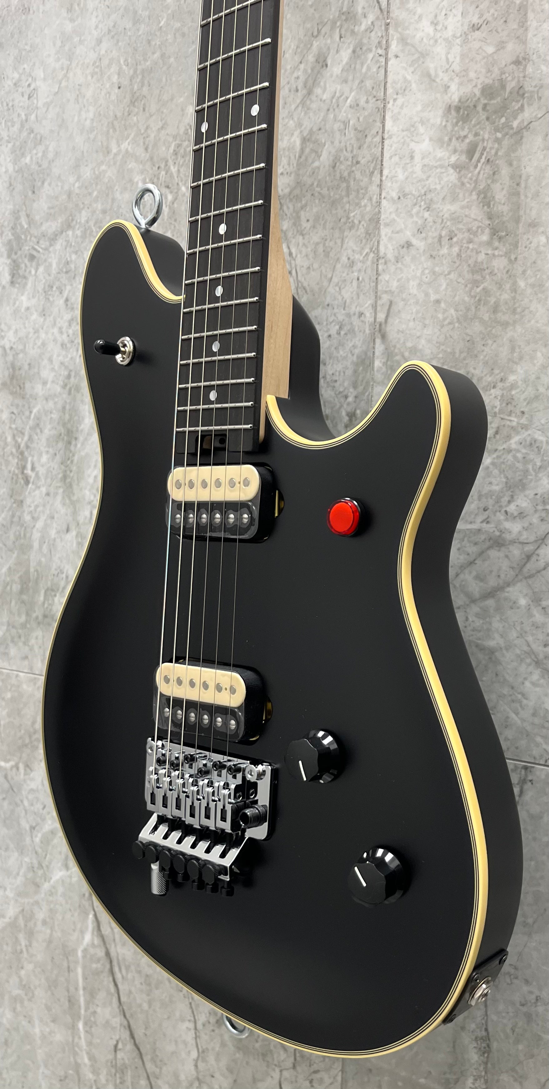 EVH MADE IN JAPAN MIJ Series EVH Signature Wolfgang Ebony Fingerboard Stealth MODEL 5108000868 SERIAL NUMBER JFE2400312 - 8.4 LBS