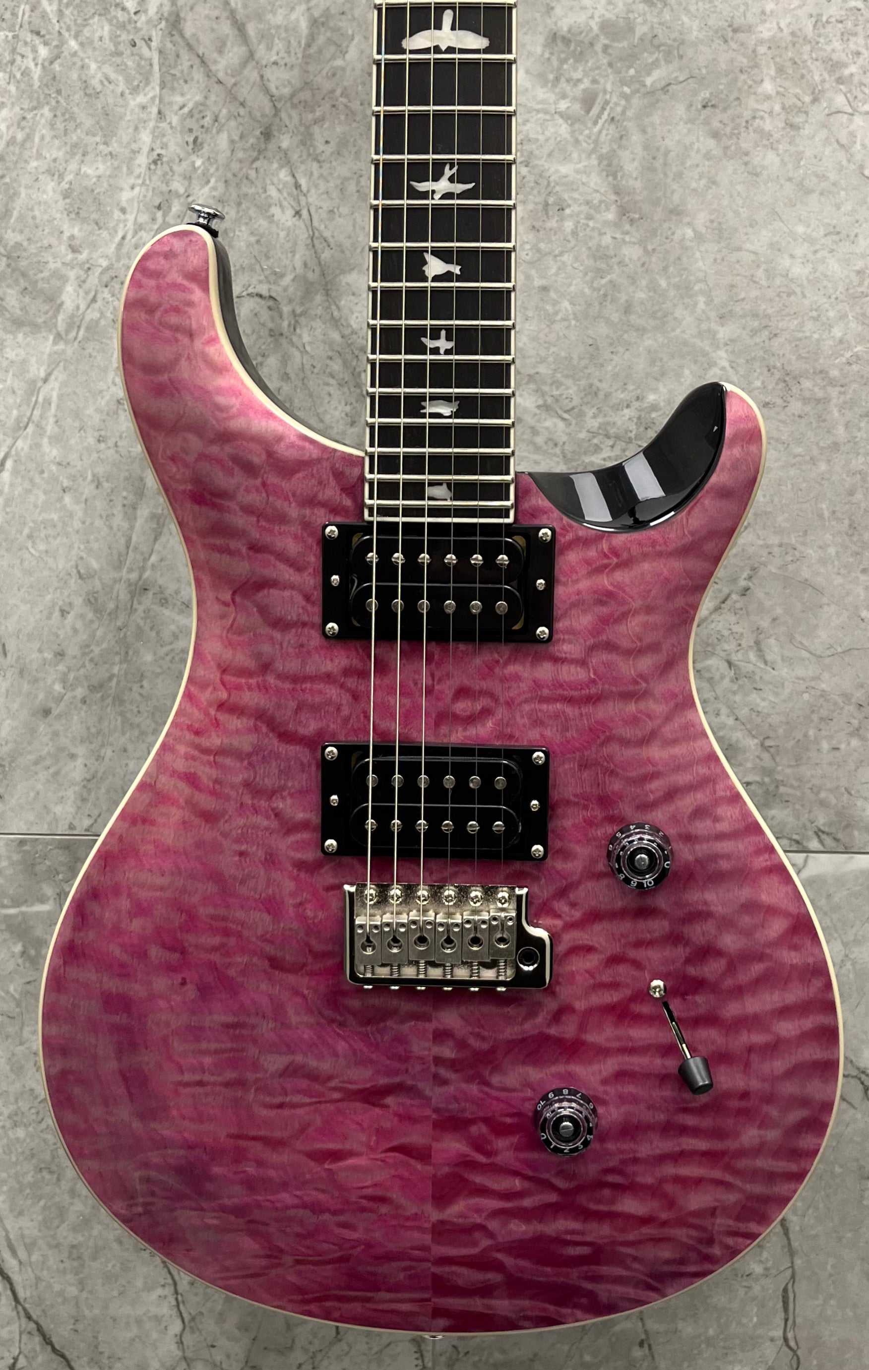 PRS Guitars SE Custom 24 Quilt Top Electric Guitar with Gigbag - Violet 107876::VI: SERIAL NUMBER CTIG071466 - 7.6 LBS