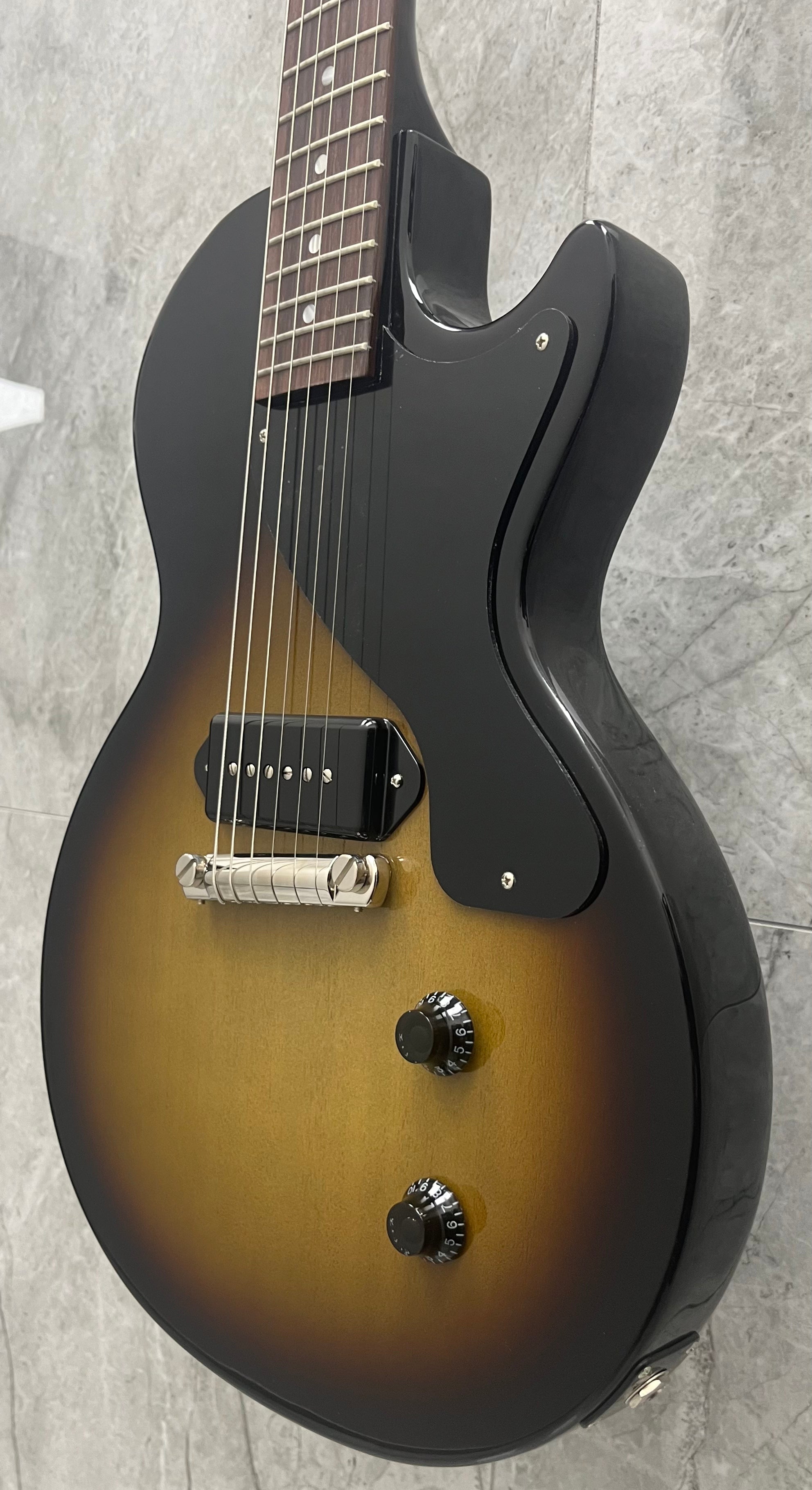 Gibson USA Les Paul Junior LPJR00VTNH Vintage Tobacco Burst SERIAL NUMBER 225440210 - 8.0 LBS