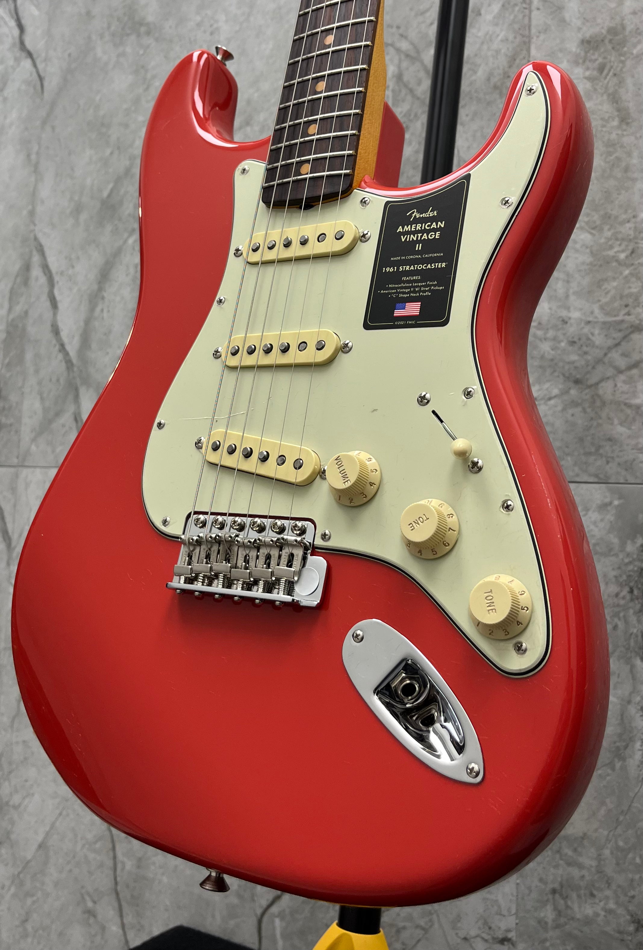 Fender American Vintage II 1961 Stratocaster Rosewood Fingerboard, Fiesta Red 0110250840