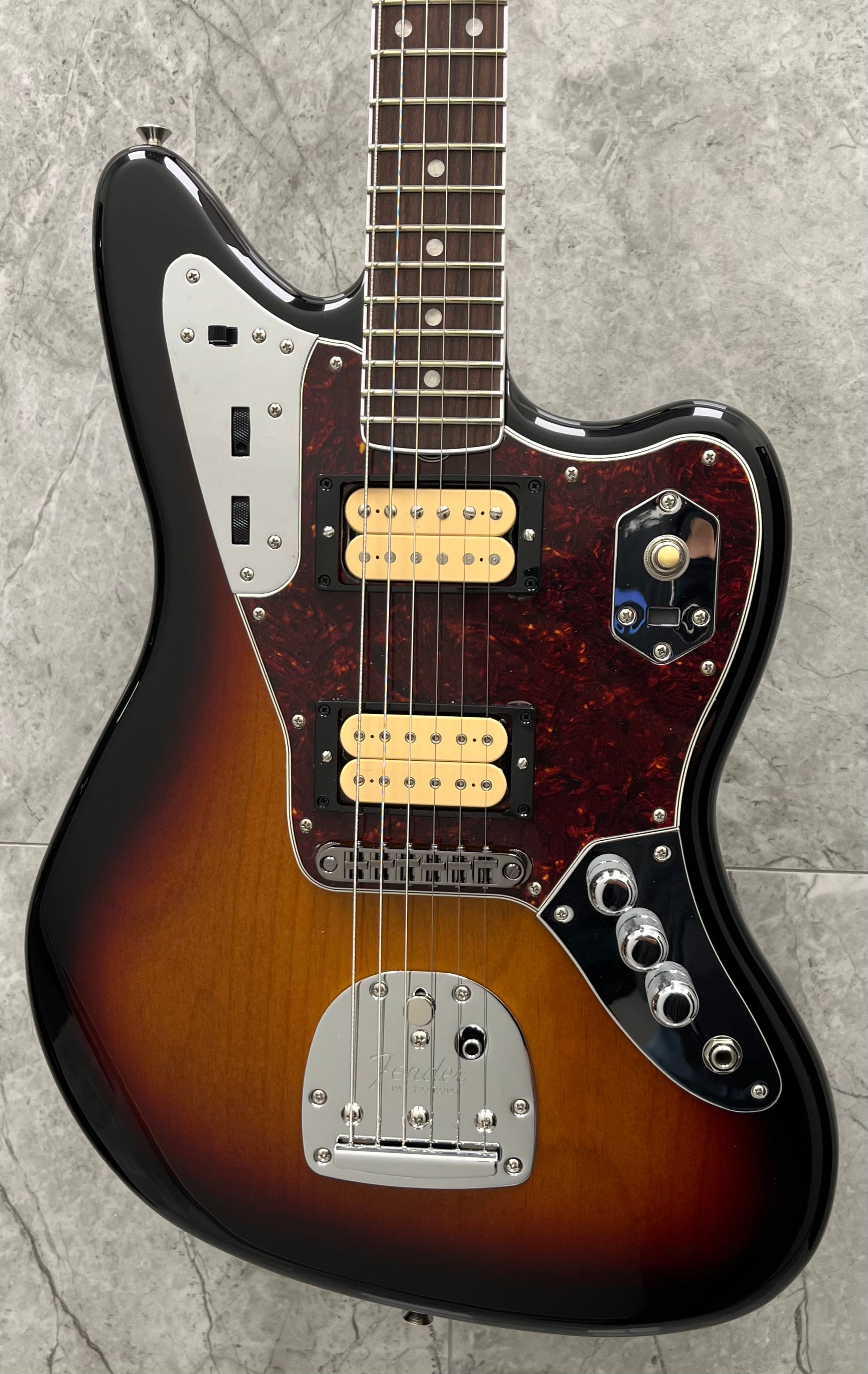 Fender Limited Edition Kurt Cobain Jaguar, Rosewood Fingerboard, 3 Color Sunburst 0143001700 SERIAL NUMBER MX24097575 - 9.0 LBS