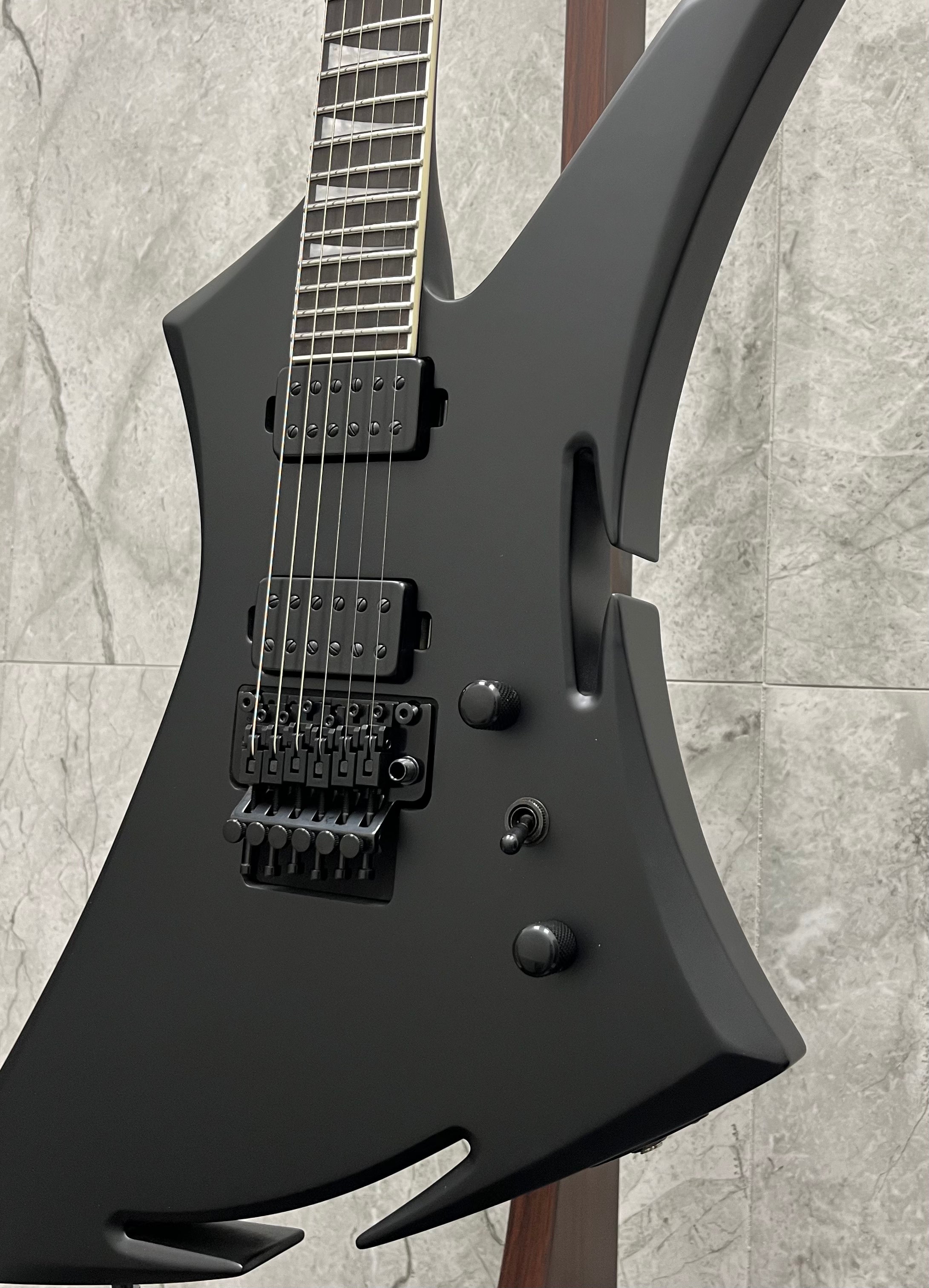 JACKSON Concept Series Limited Edition King Kelly KE, Ebony Fingerboard, Satin Black 2919994503 SERIAL NUMBER KWJ2401299 - 9.4 LBS