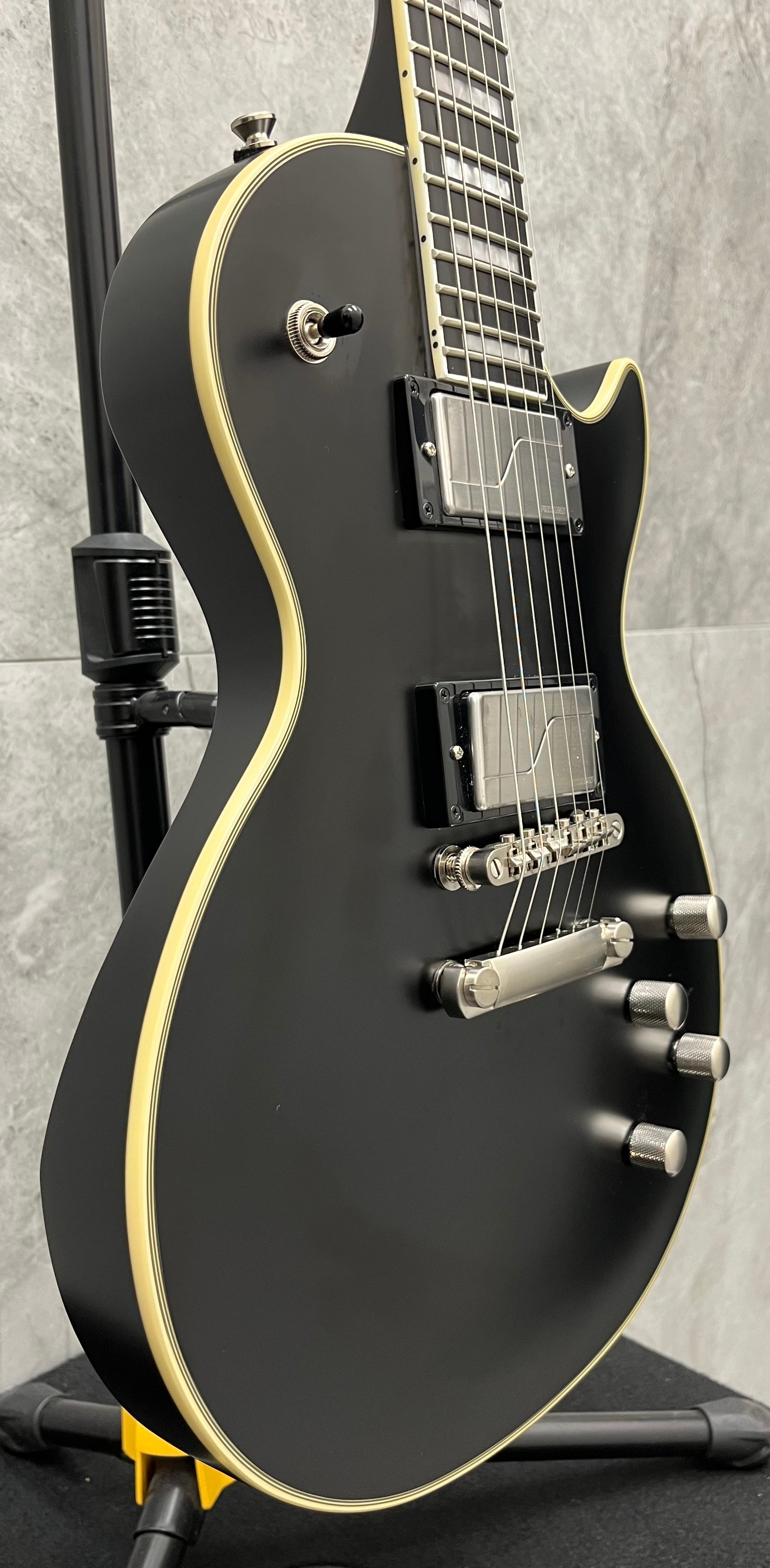 Epiphone Prophecy Collection Les Paul in Black Aged Gloss EILYBAGNH USED SPECIAL - PLAYER GRADE