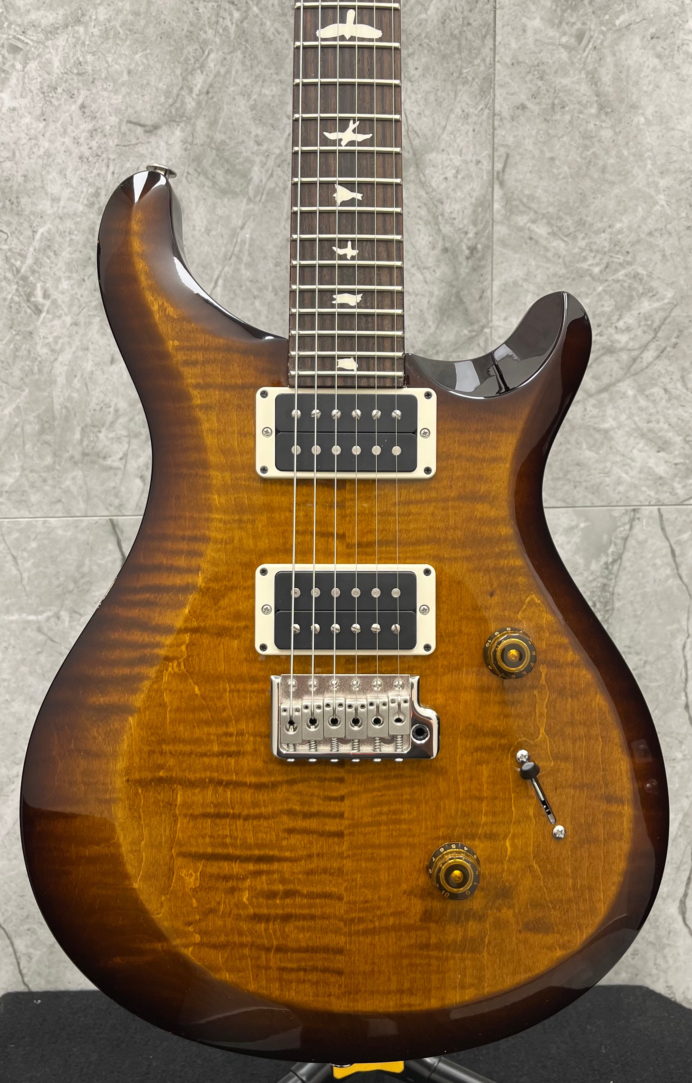 PRS Guitars USA S2 Custom 24 KW - Black Amber 112818::KW: SERIAL NUMBER 24 S2075619 - 7.6 LBS