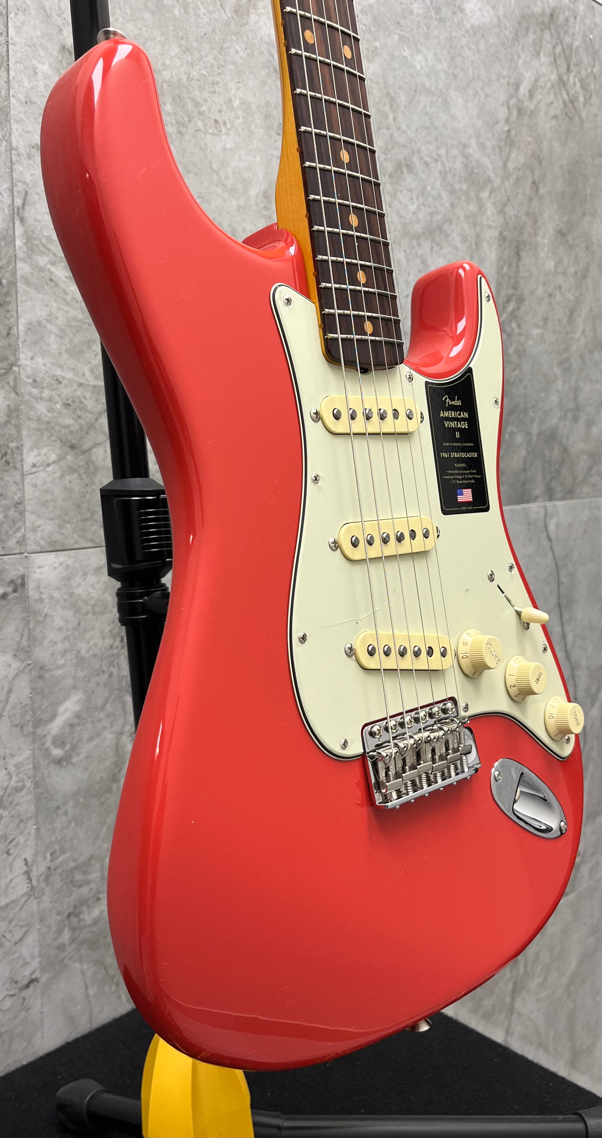 Fender American Vintage II 1961 Stratocaster Rosewood Fingerboard, Fiesta Red 0110250840