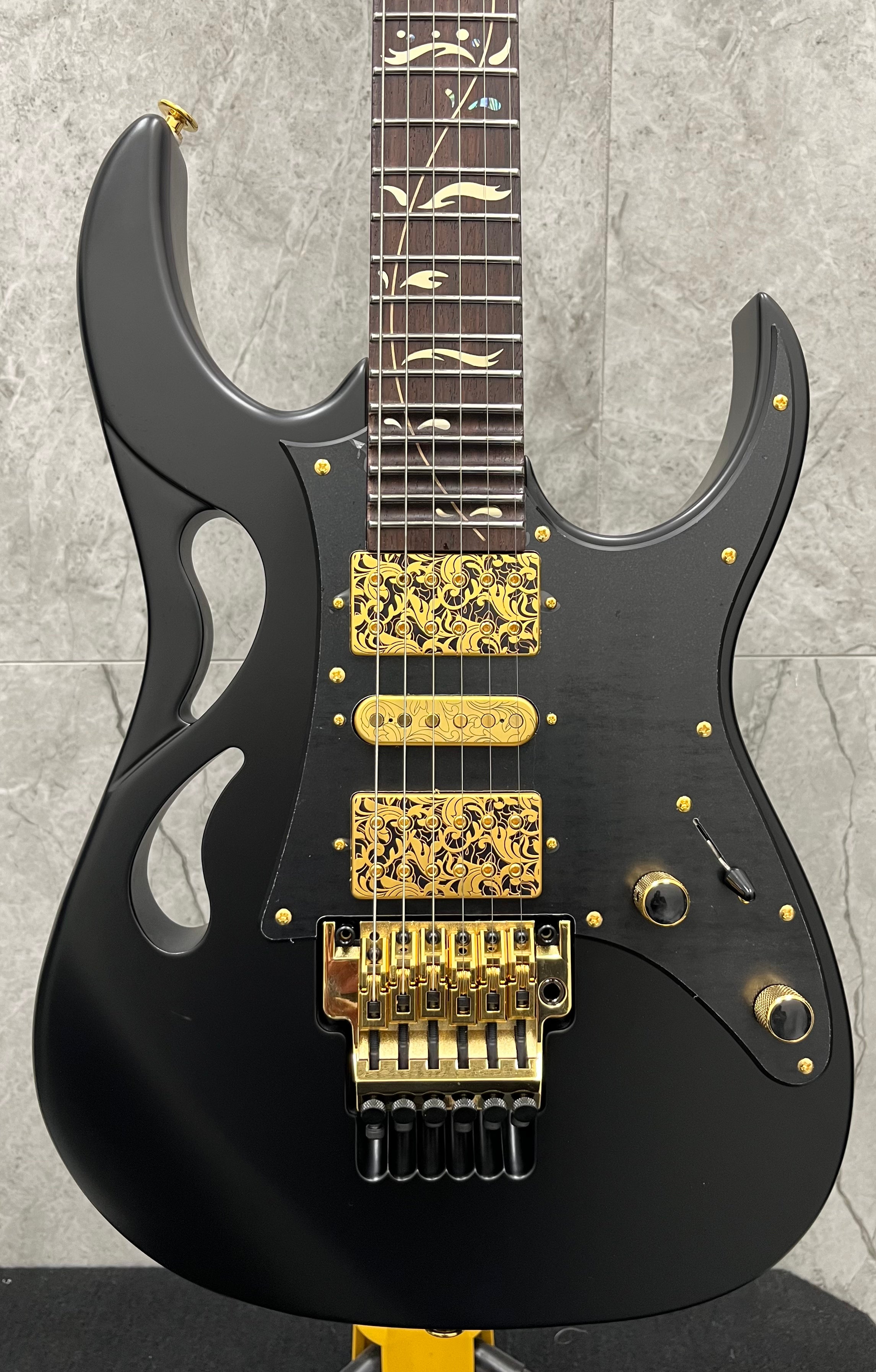 Ibanez PIA3761XB Steve Vai Signature MADE IN JAPAN Electric Guitar with Edge Tremolo - Onyx Black