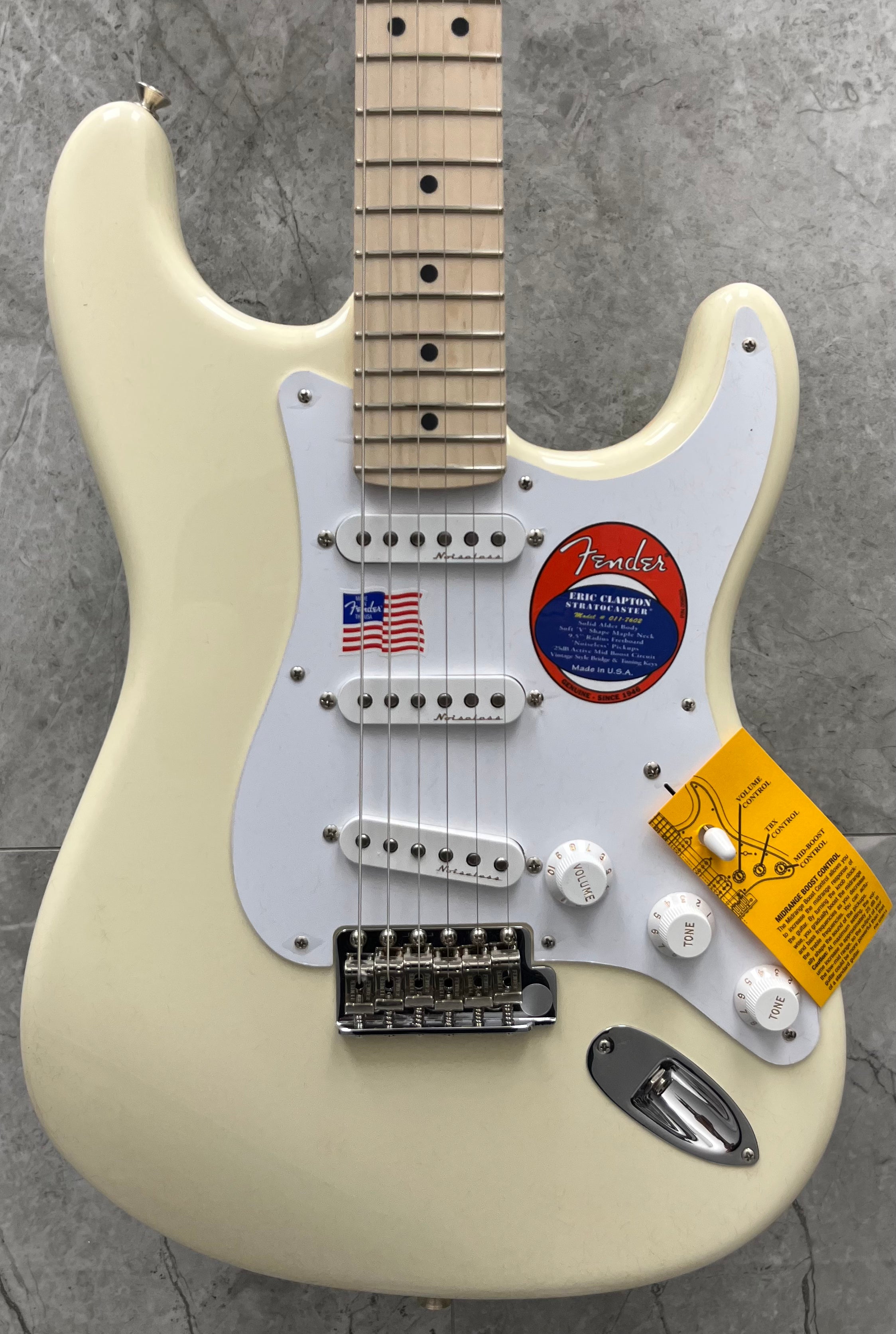 Fender USA Eric Clapton Stratocaster, Maple Fingerboard, Olympic White 0117602805 SERIAL NUMBER US23083678 - 7.4 LBS