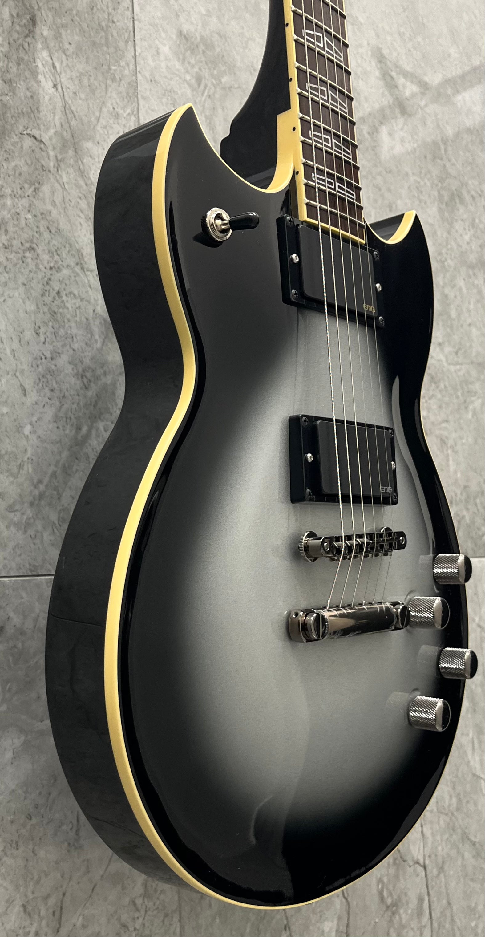 Yamaha SG1820A SBL MADE IN JAPAN Contoured Electric Guitar Silver Burst W/ HARD SHELL CASE SERIAL NUMBER II0106E - 9.2 LBS