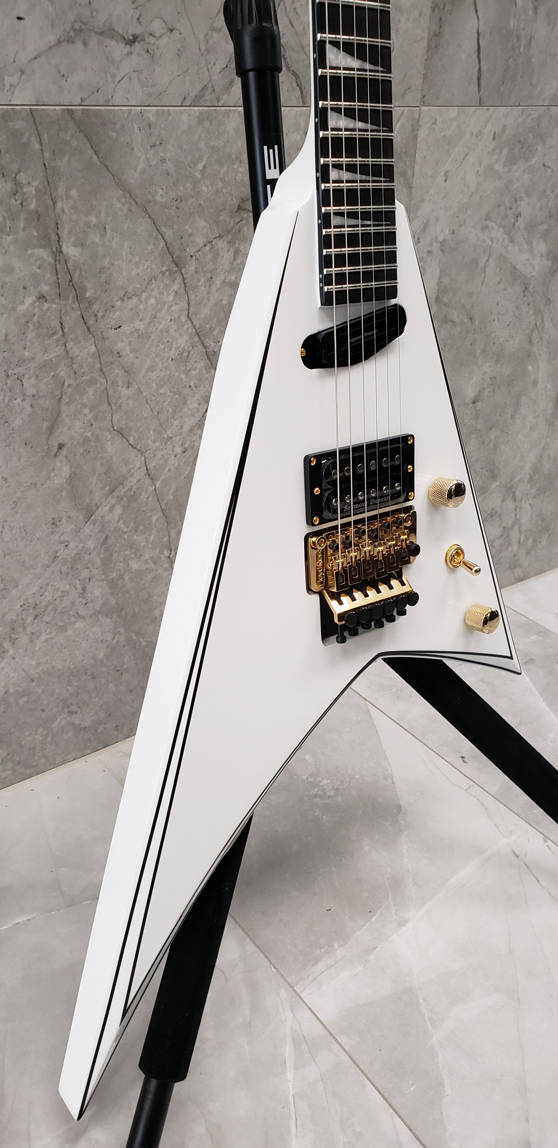 JACKSON Concept Series Rhoads RR24 HS Ebony Fingerboard White with Black Pinstripes 2916677576