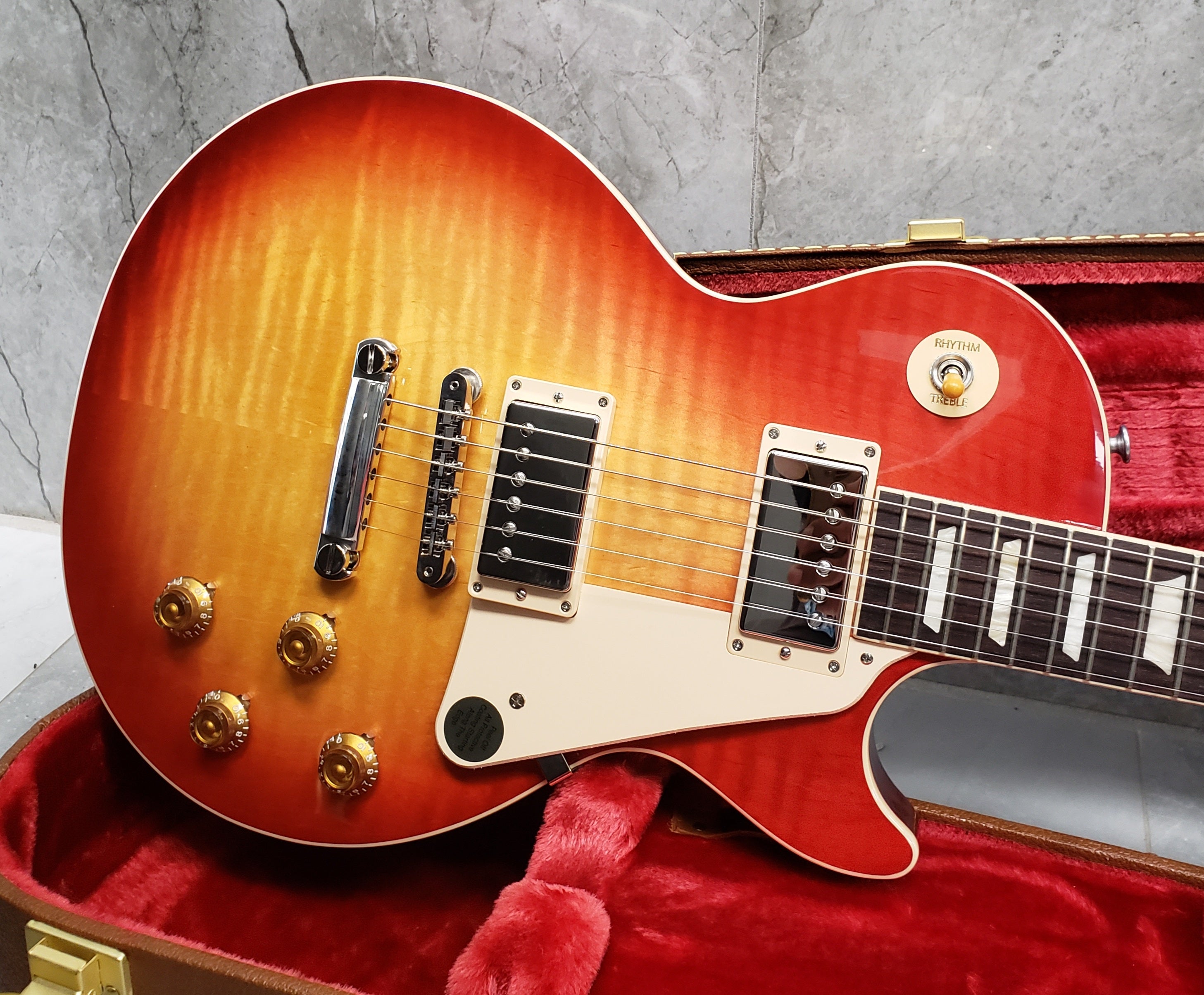 Gibson Les Paul Standard '50s Electric Guitar - Heritage Cherry Sunburst -  LPS500HSNH : Nantel Musique