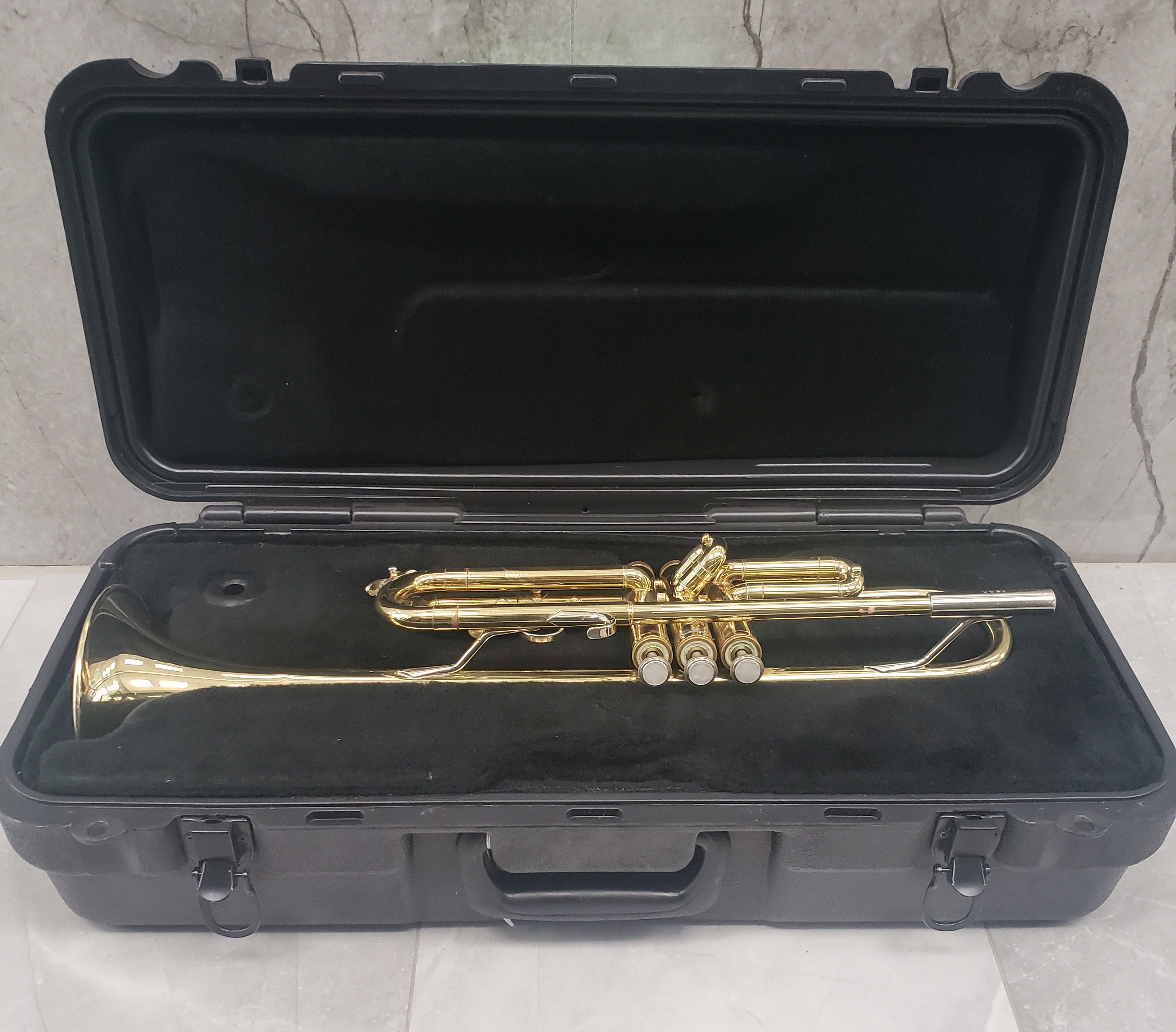 Bach USA Trumpet With Valve Oil And Mouth Piece