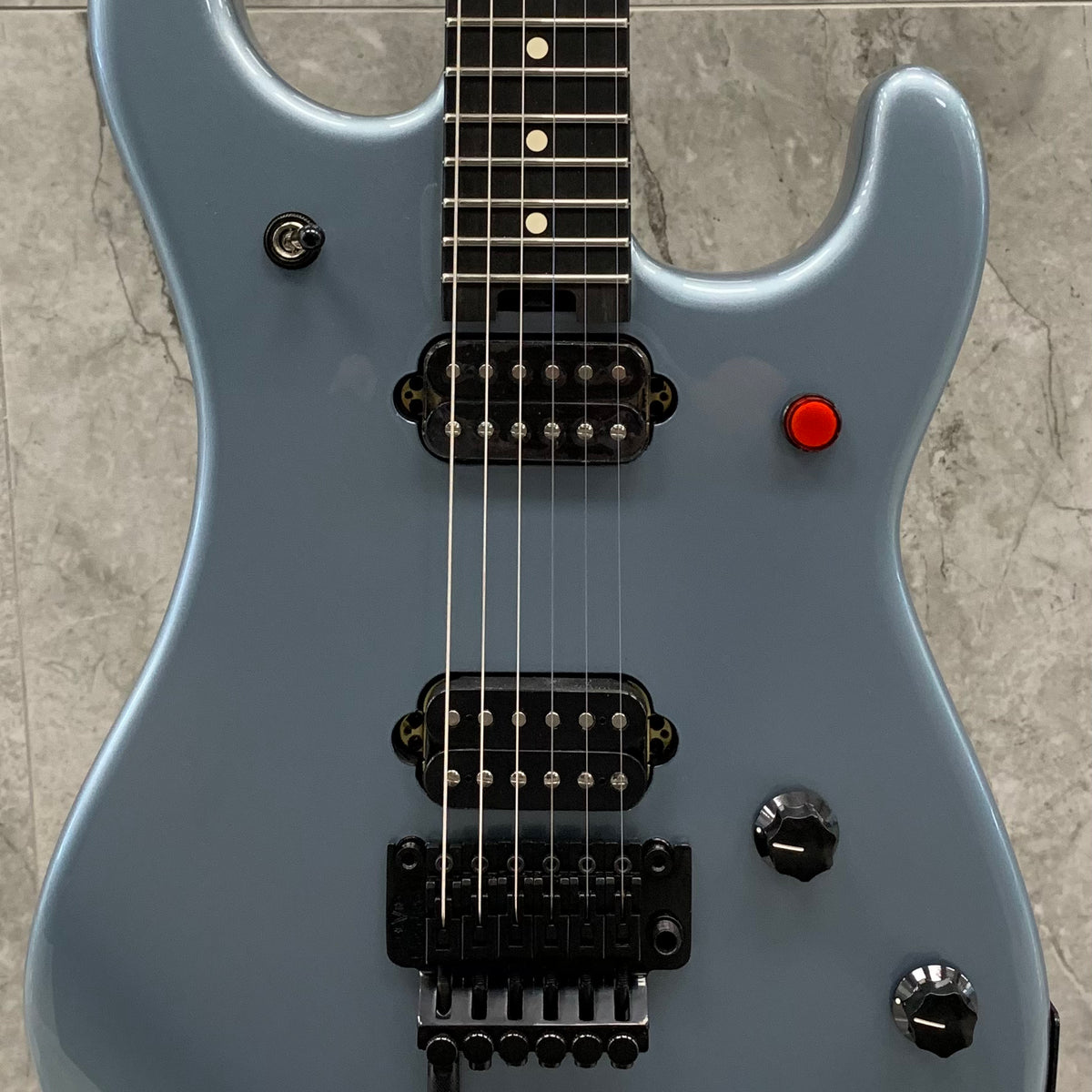 EVH 5150 Series Standard Ebony Fingerboard, Ice Blue Metallic 5108001513  SERIAL NUMBER EVH2202533 - 7.6 LBS